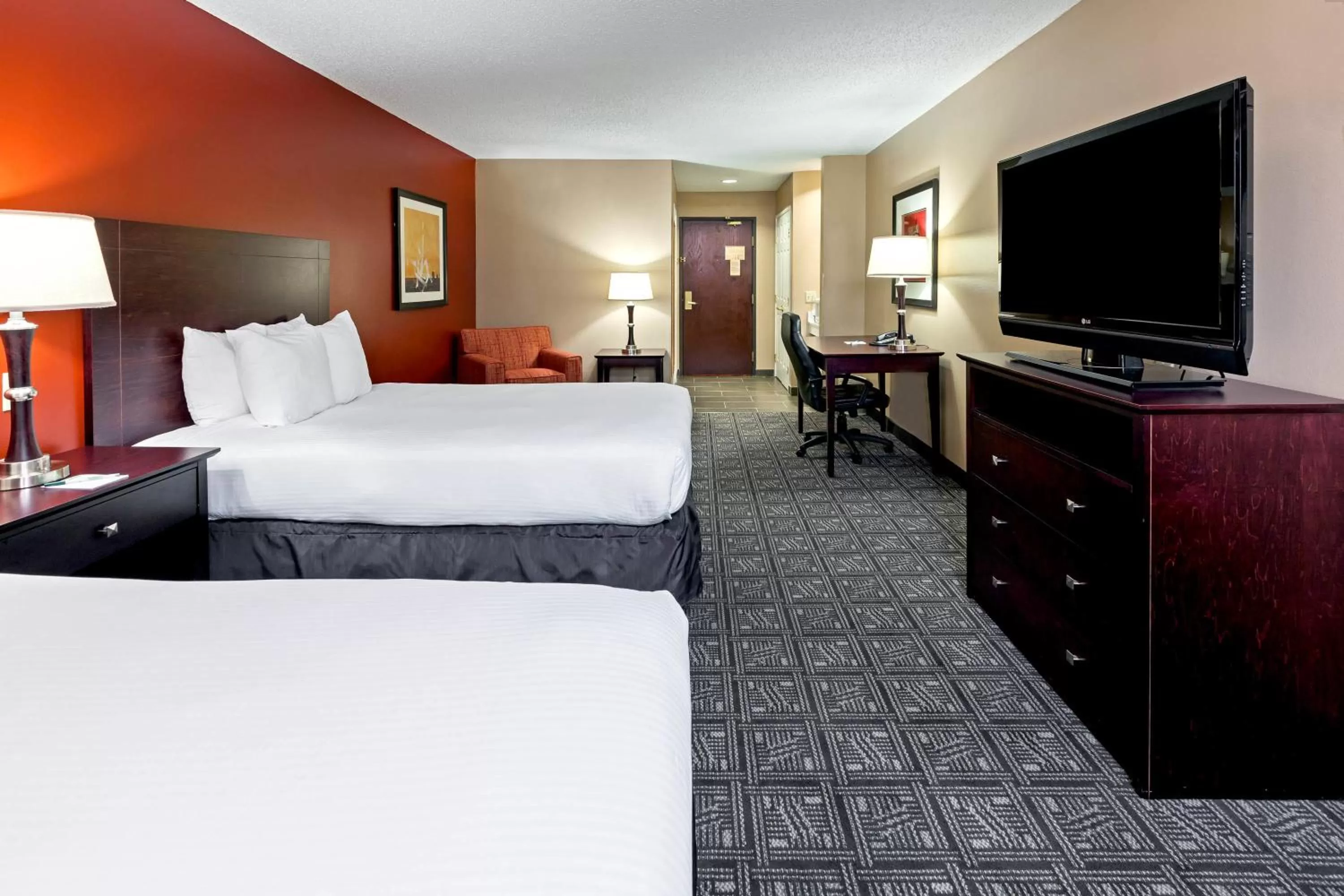 Queen Room with Two Queen Beds and Bath Tub - Mobility/Hearing Accessible - Non-Smoking in Comfort Inn & Suites Irving Las Colinas DFW