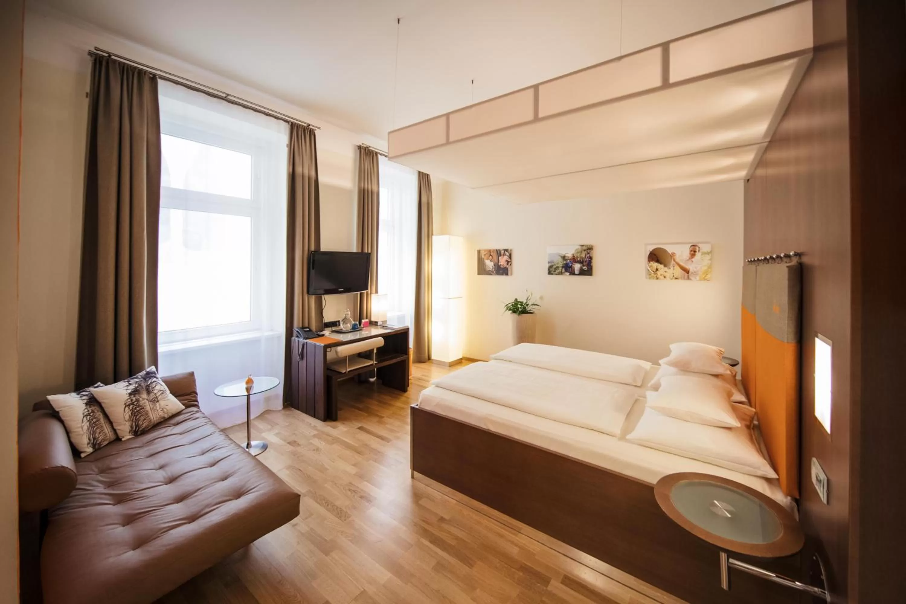 Photo of the whole room, Bed in Hotel Rathaus - Wein & Design