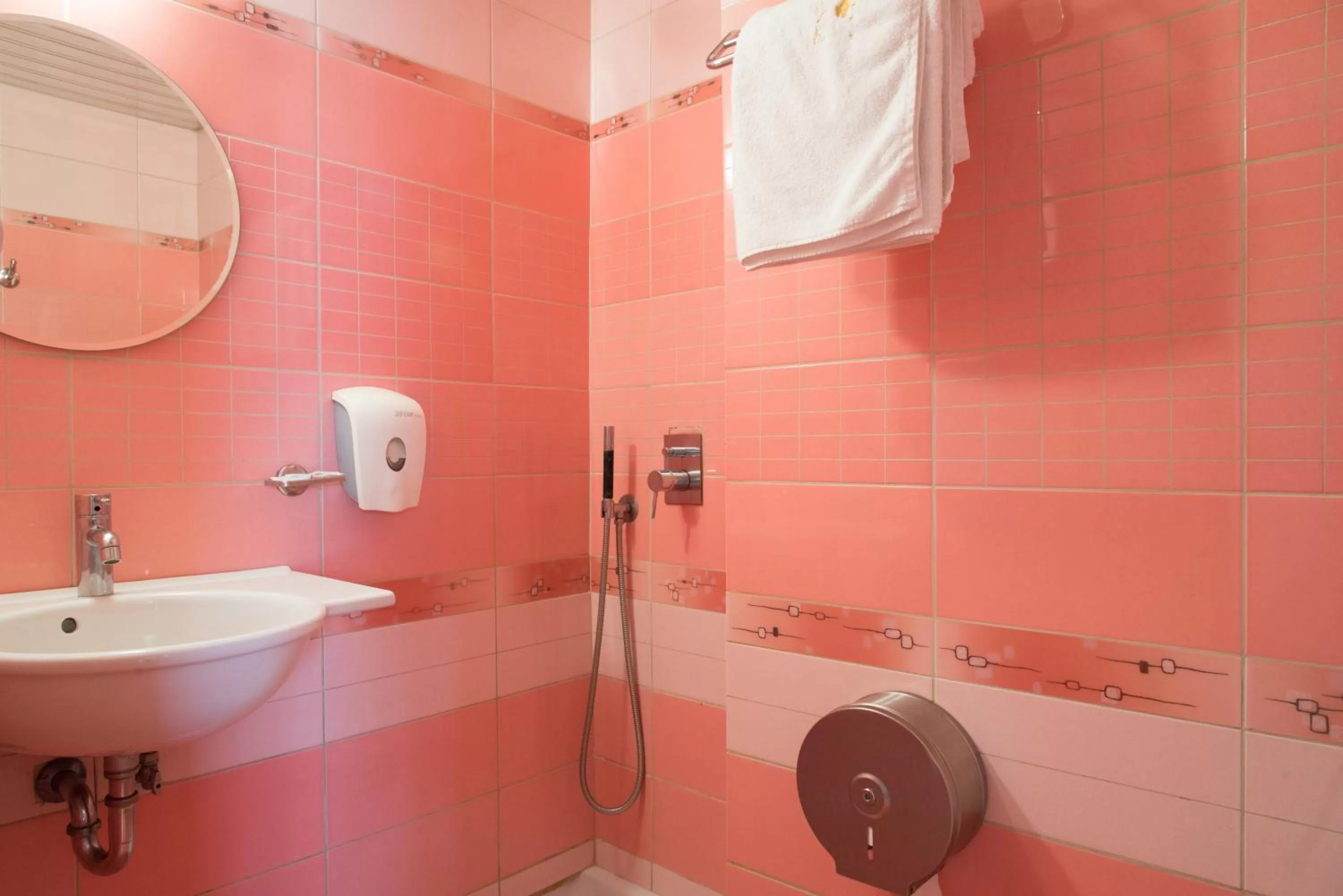 Shower in Pines Hotel