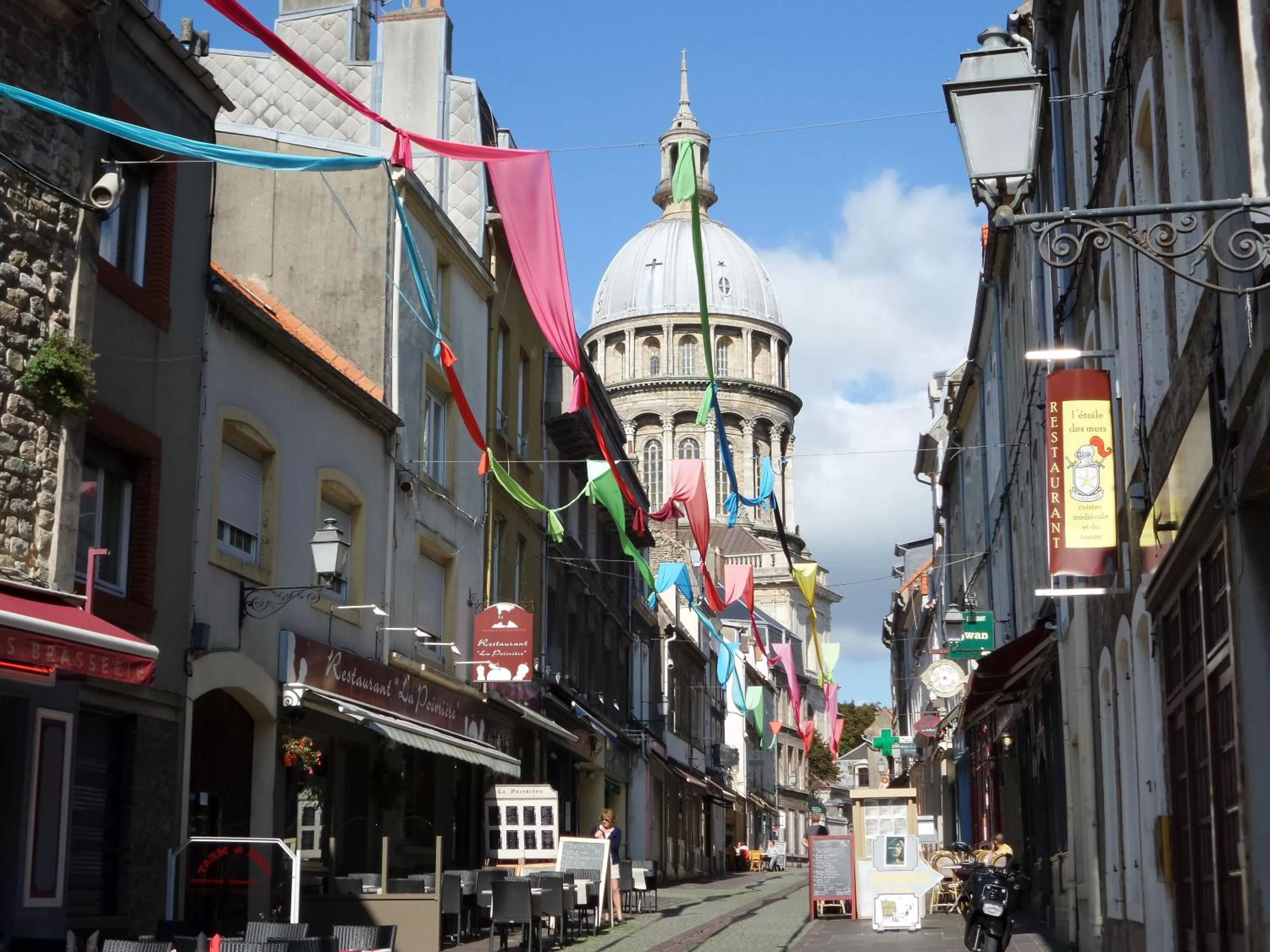 Nearby landmark, Neighborhood in La Saint Martinoise