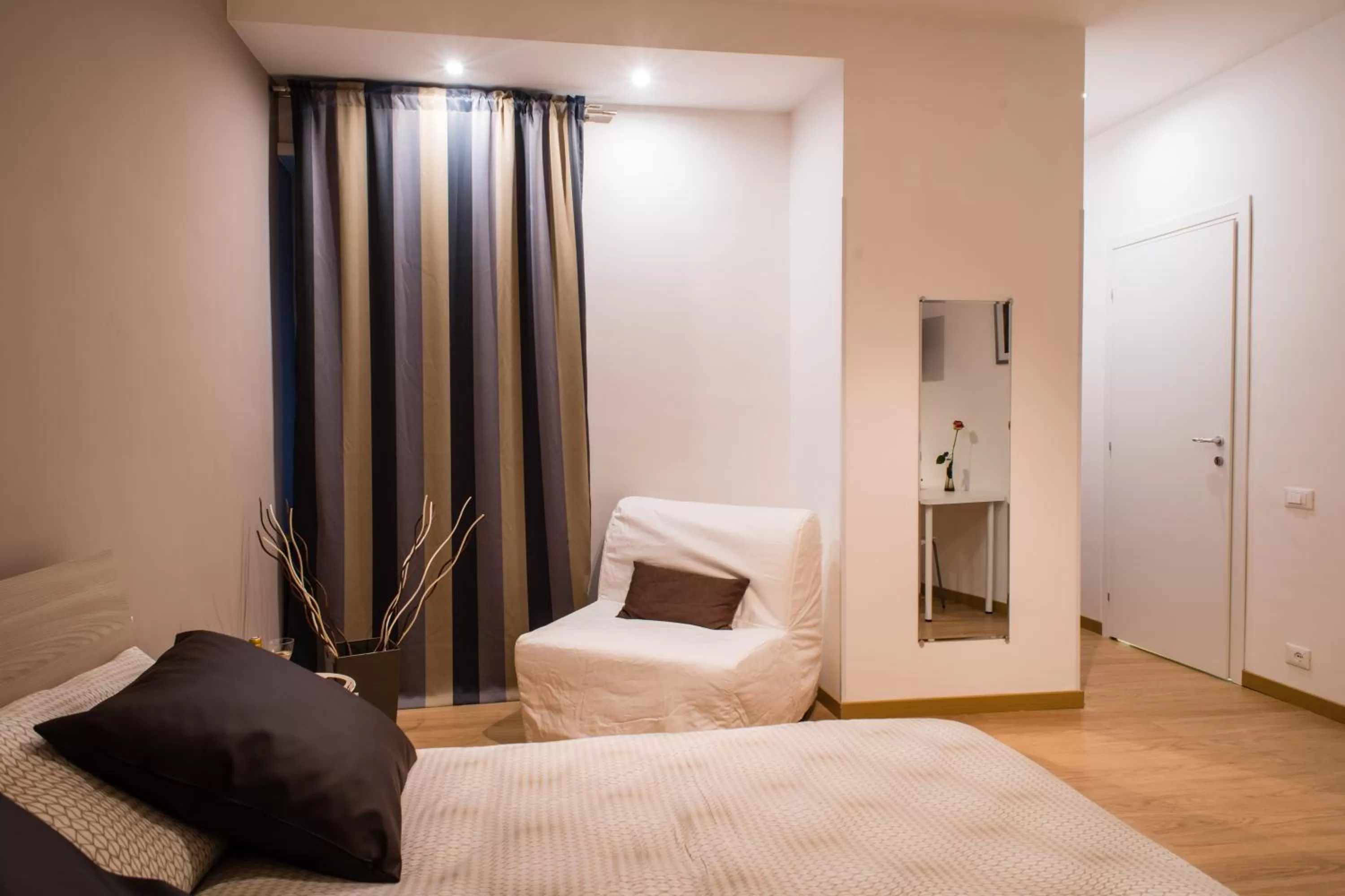 Bed in Mirabilia Urbis Roma