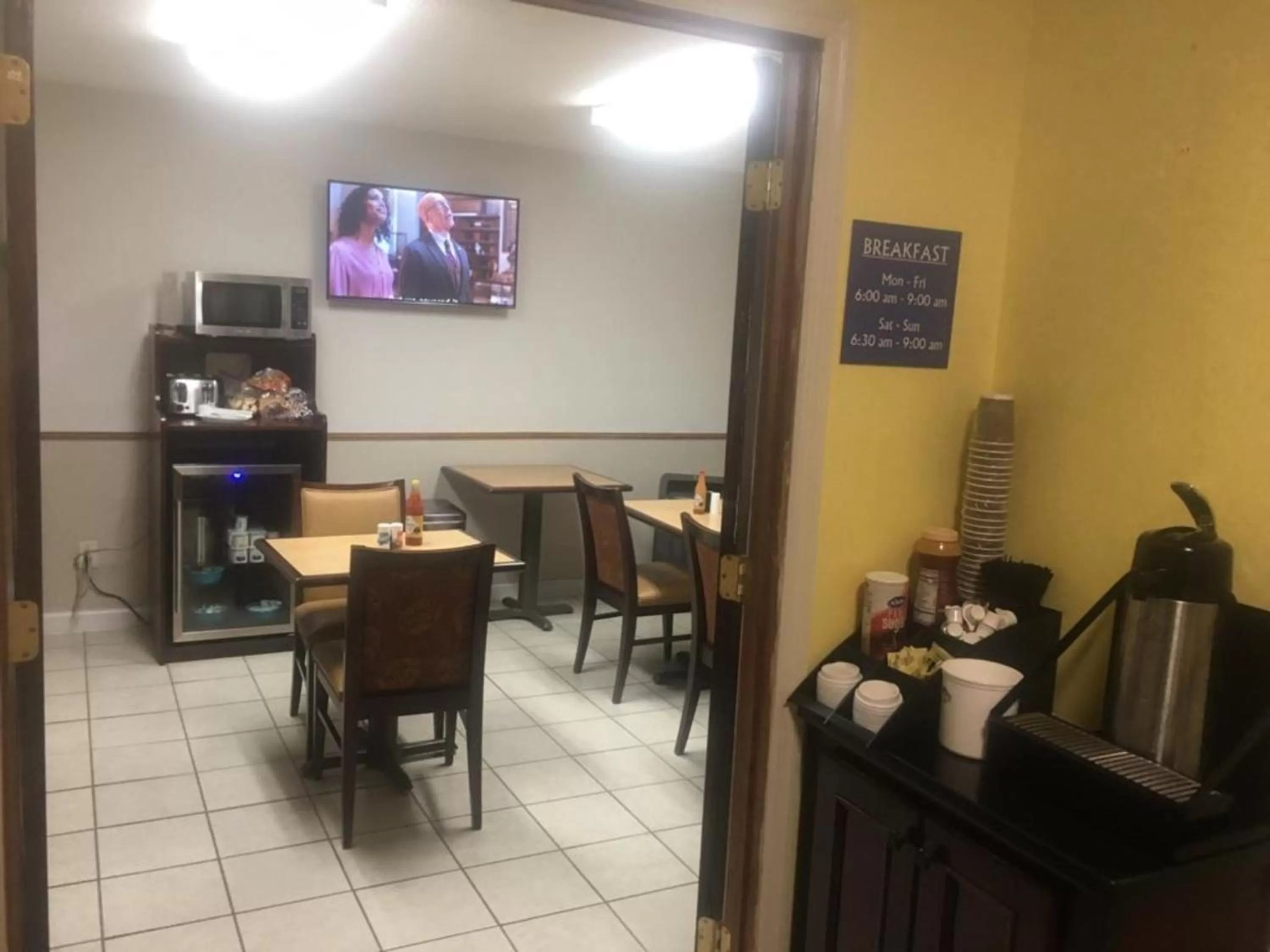 Lounge or bar in Loyalty Inn Hawkinsville