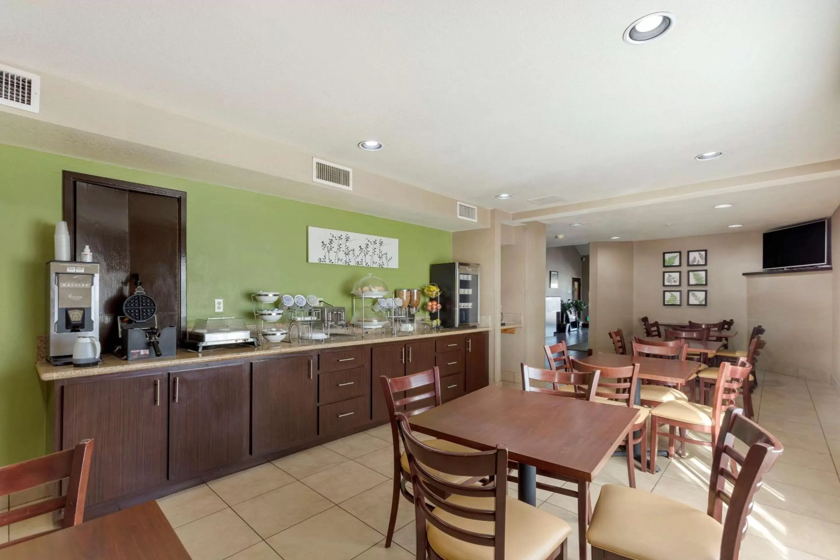 Breakfast in Sleep Inn Ontario