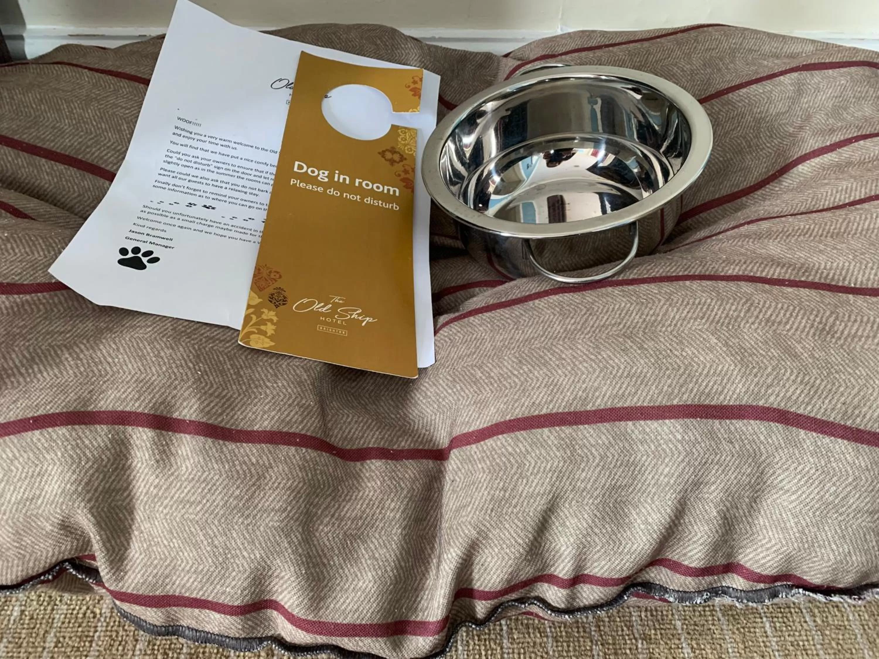 Pets, Bed in The Old Ship Hotel