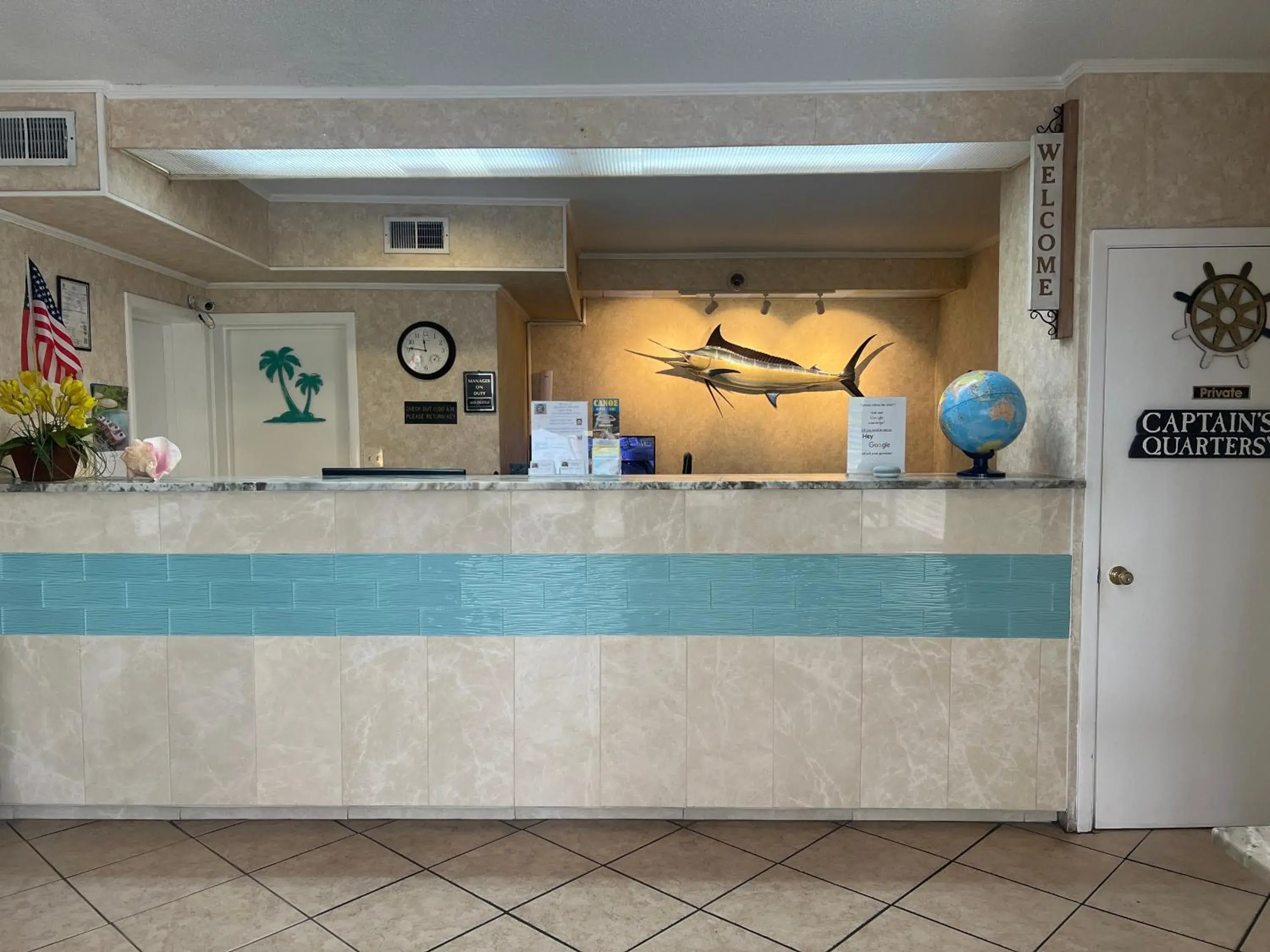 Hole Inn the Wall Hotel - Fort Walton Beach - Sunset Plaza - nearby Beaches & Hurlburt Hole Inn the Wall Hotel - Fort Walton Beach - Sunset Plaza - nearby Beaches & Hurlburt