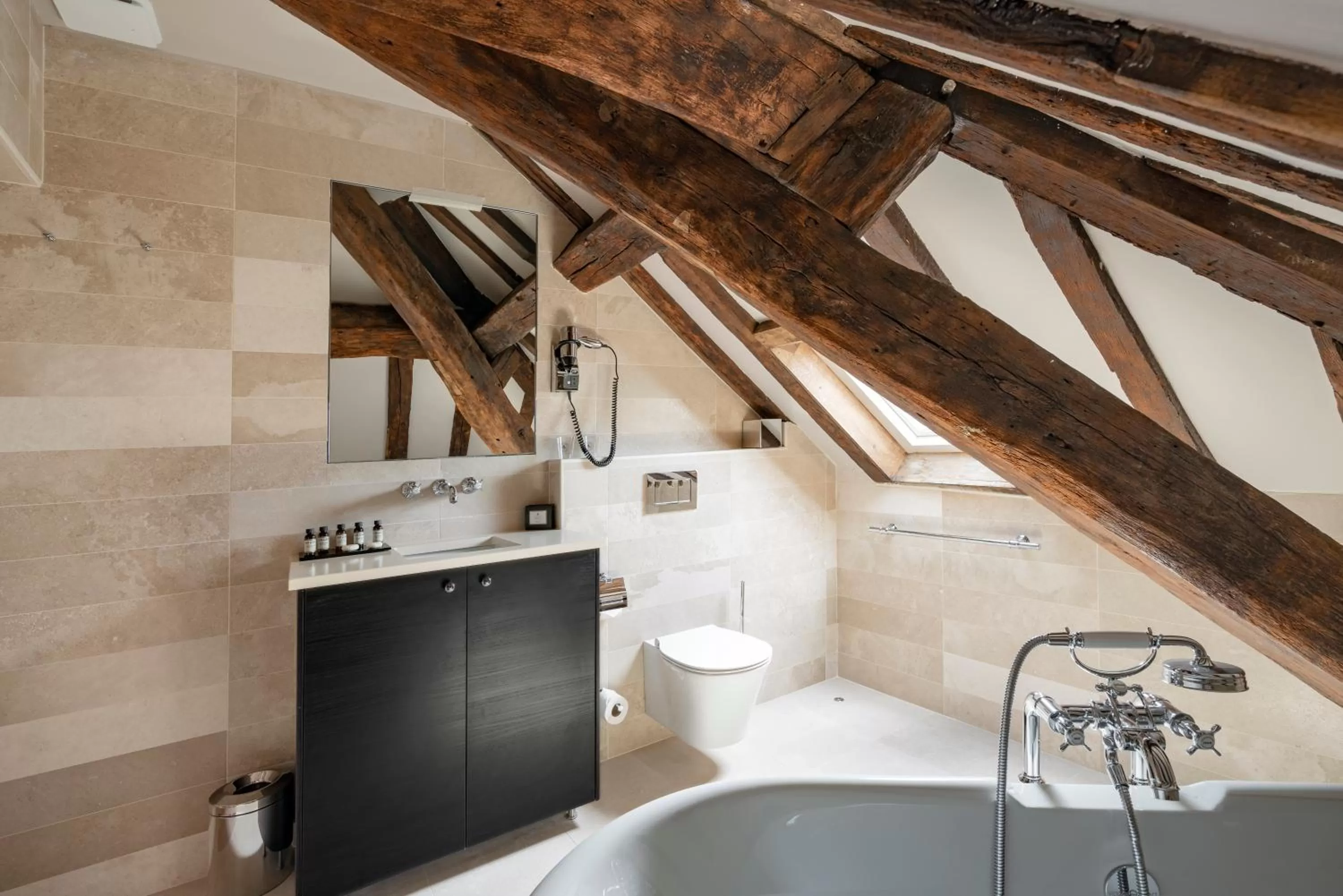 Toilet in Hôtel Le Presbytère