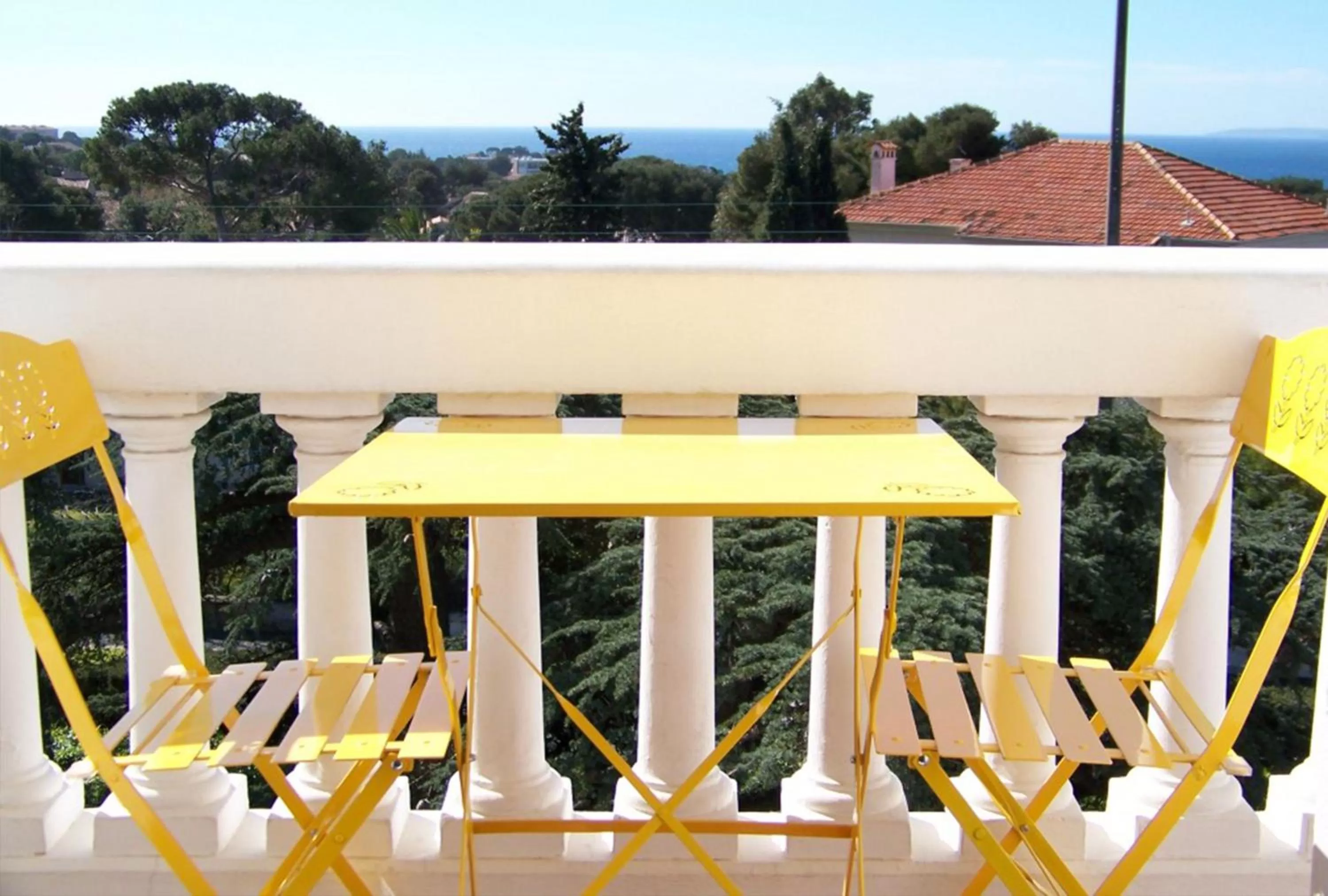 Sea view in Le Thimothée : Hôtel & Studios