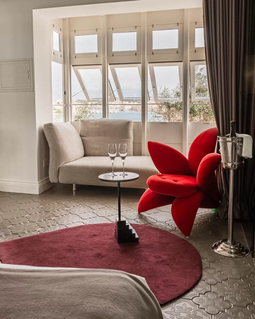 Seating area in Iniala Harbour House