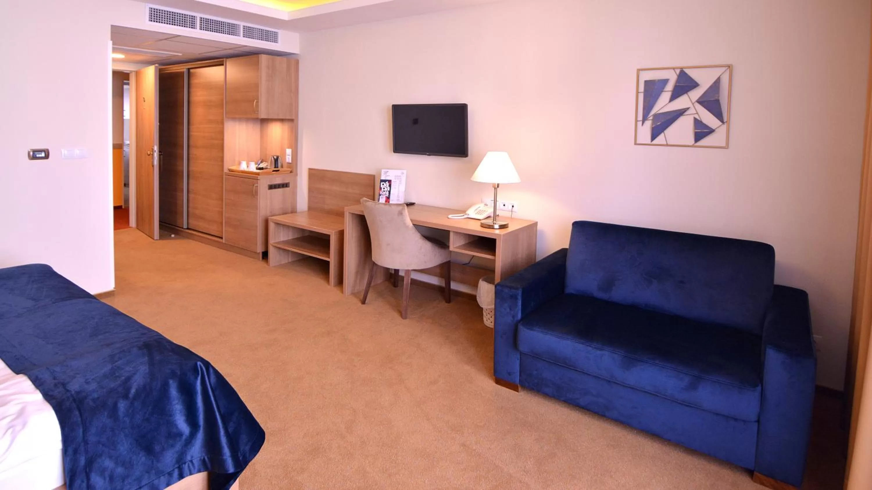 Photo of the whole room, Bed in Hotel Villa Classica