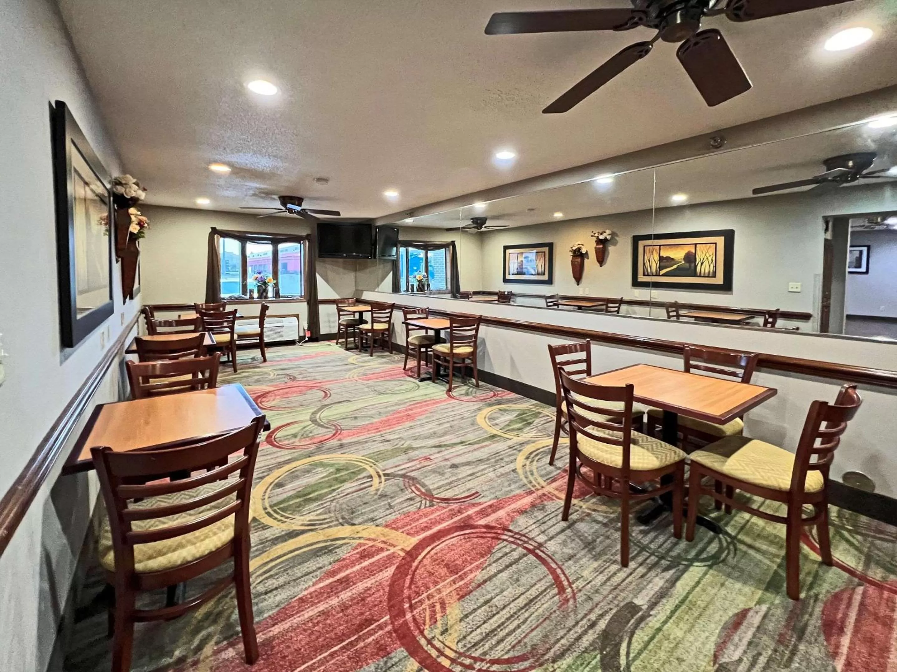 Breakfast in Quality Inn Mitchell I-90