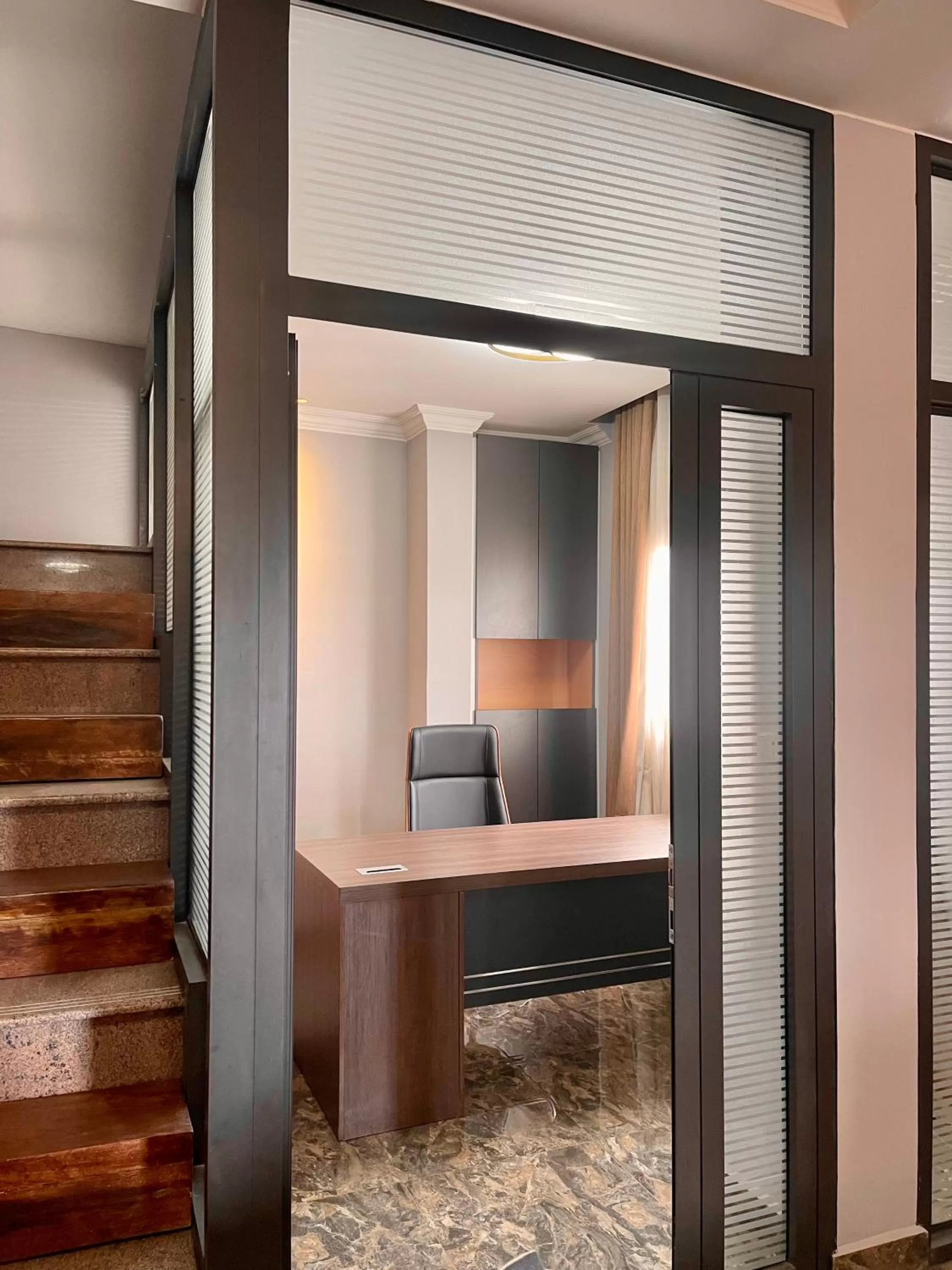 Living room in MERCURE HOTEL