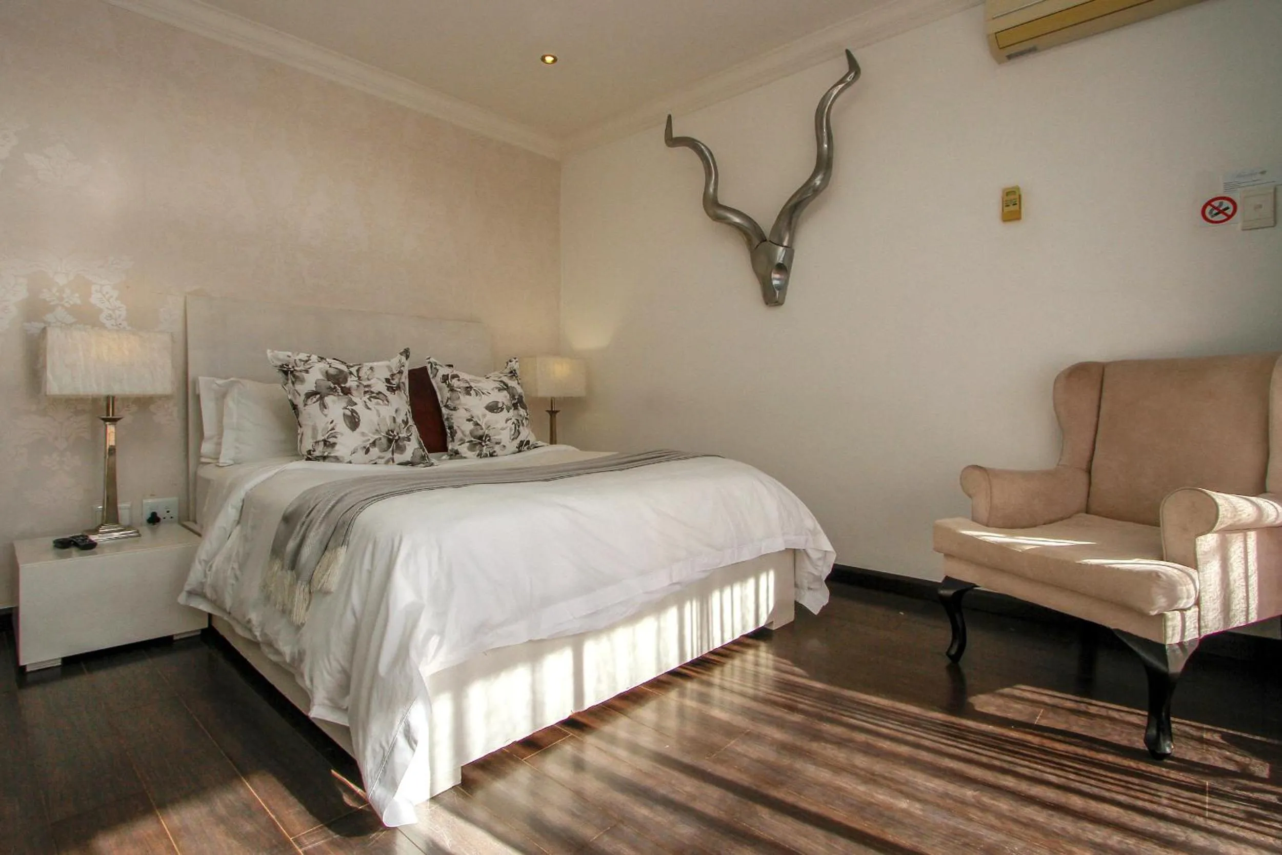 Bed in Sanchia Luxury Guest House