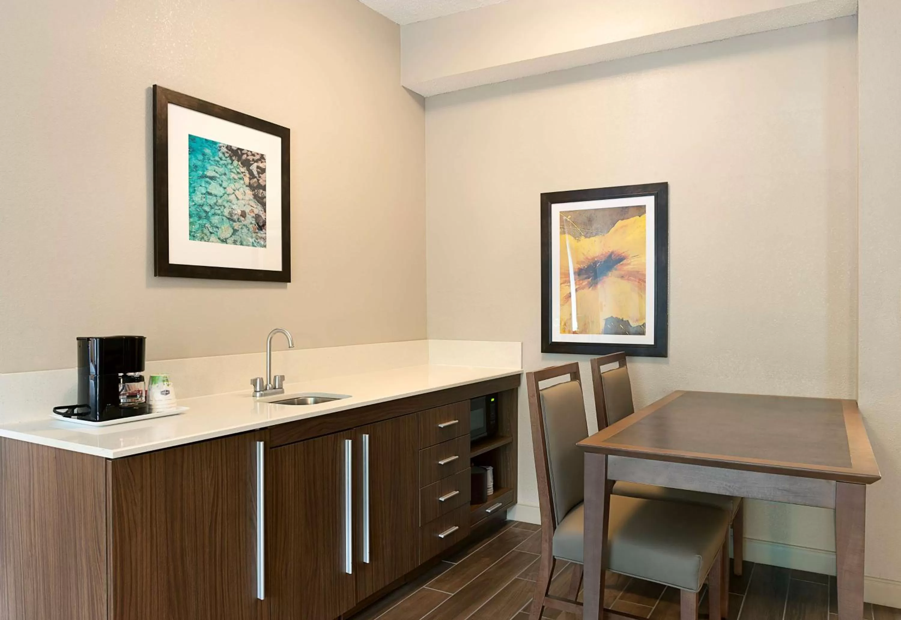 Kitchen or kitchenette in Hampton Inn & Suites Charlotte/Pineville