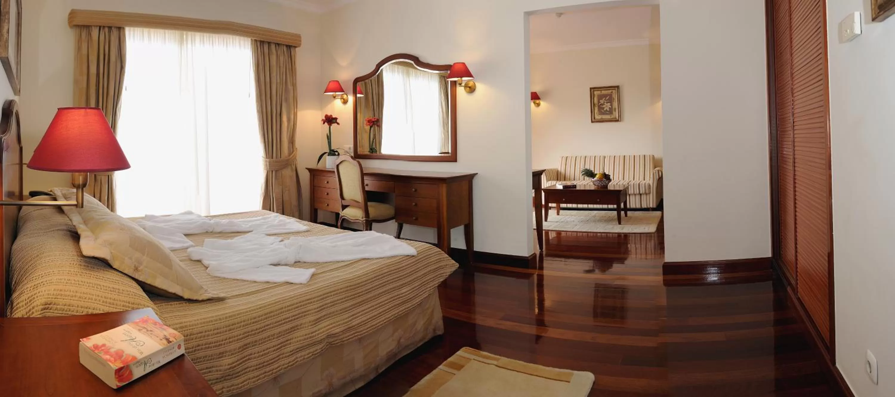 Bed in Ocean Gardens