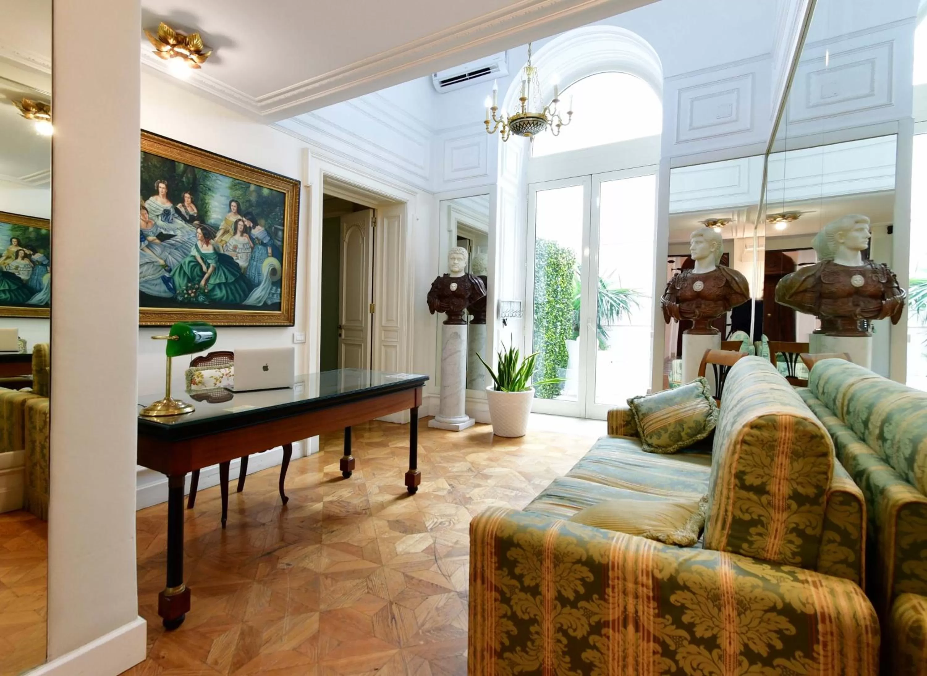 Lobby or reception in Sisuites