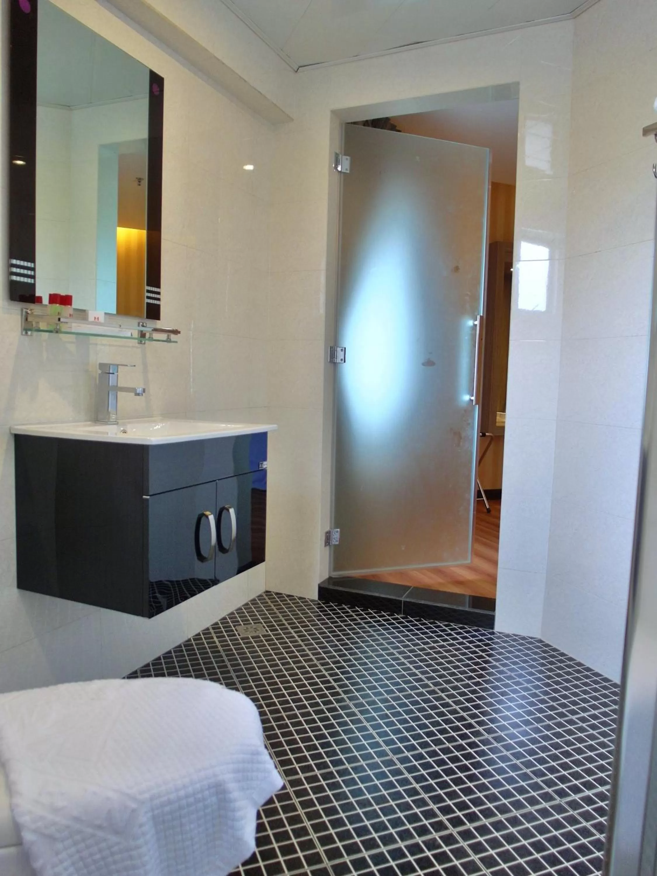 Bathroom in Mandarin Hotel Kota Kinabalu