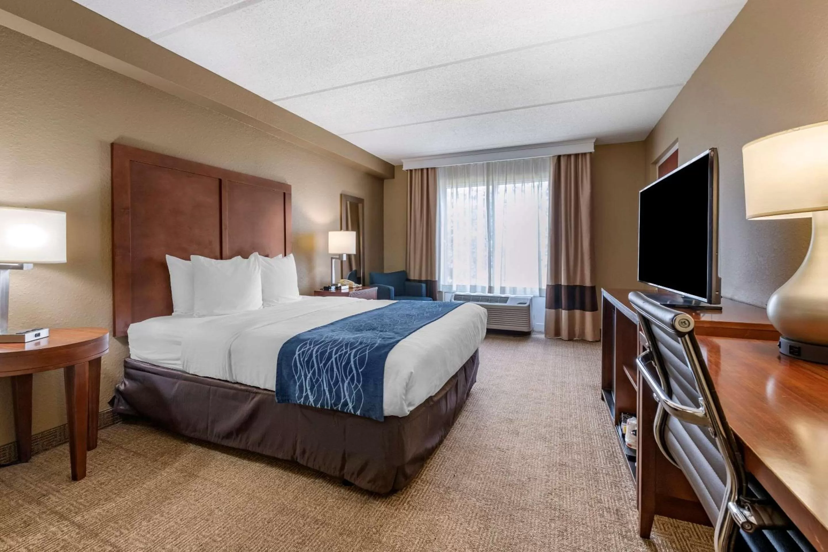 Bedroom, Bed in Comfort Inn & Suites Orlando North