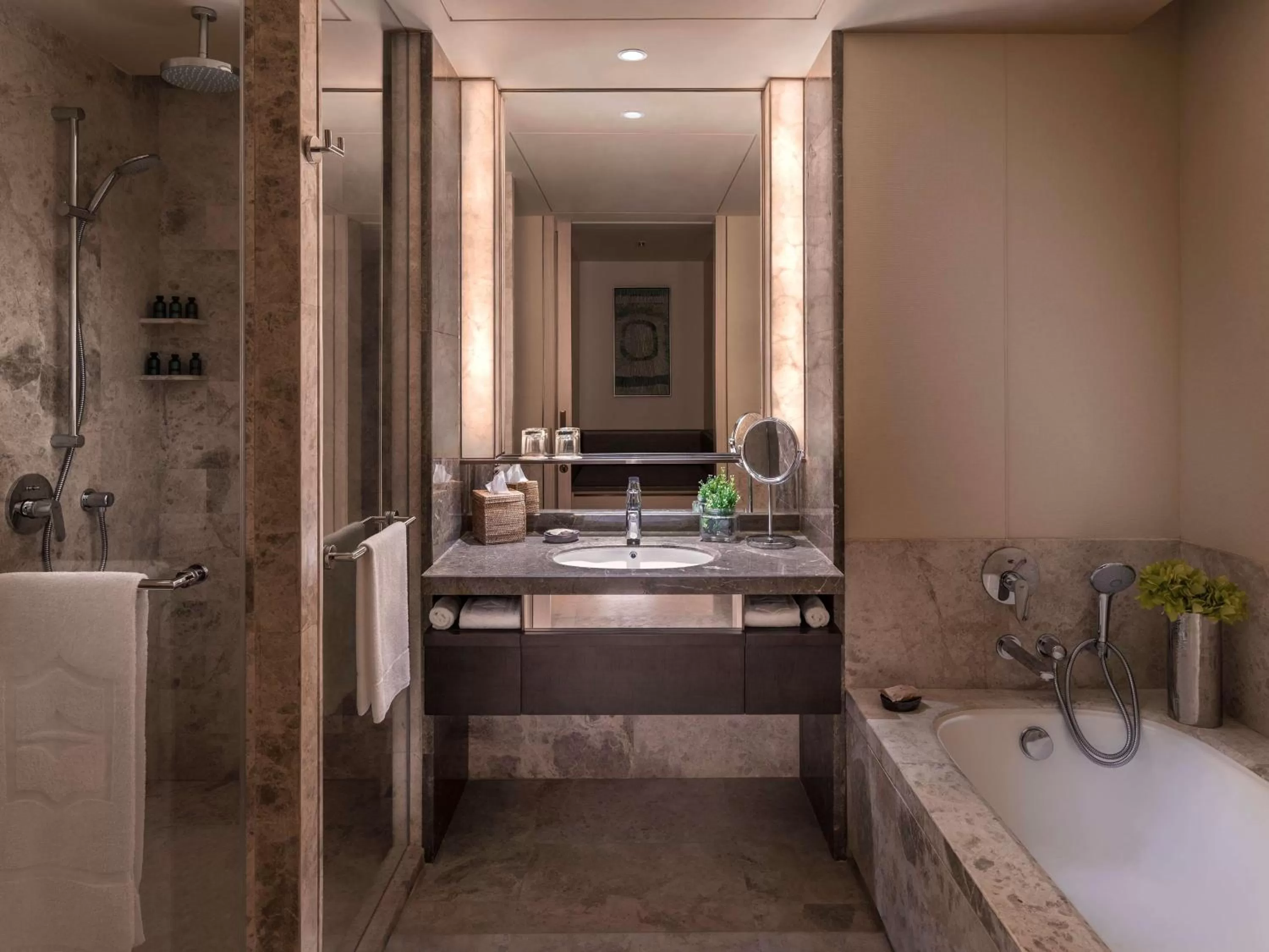 Photo of the whole room in Shangri-La Colombo