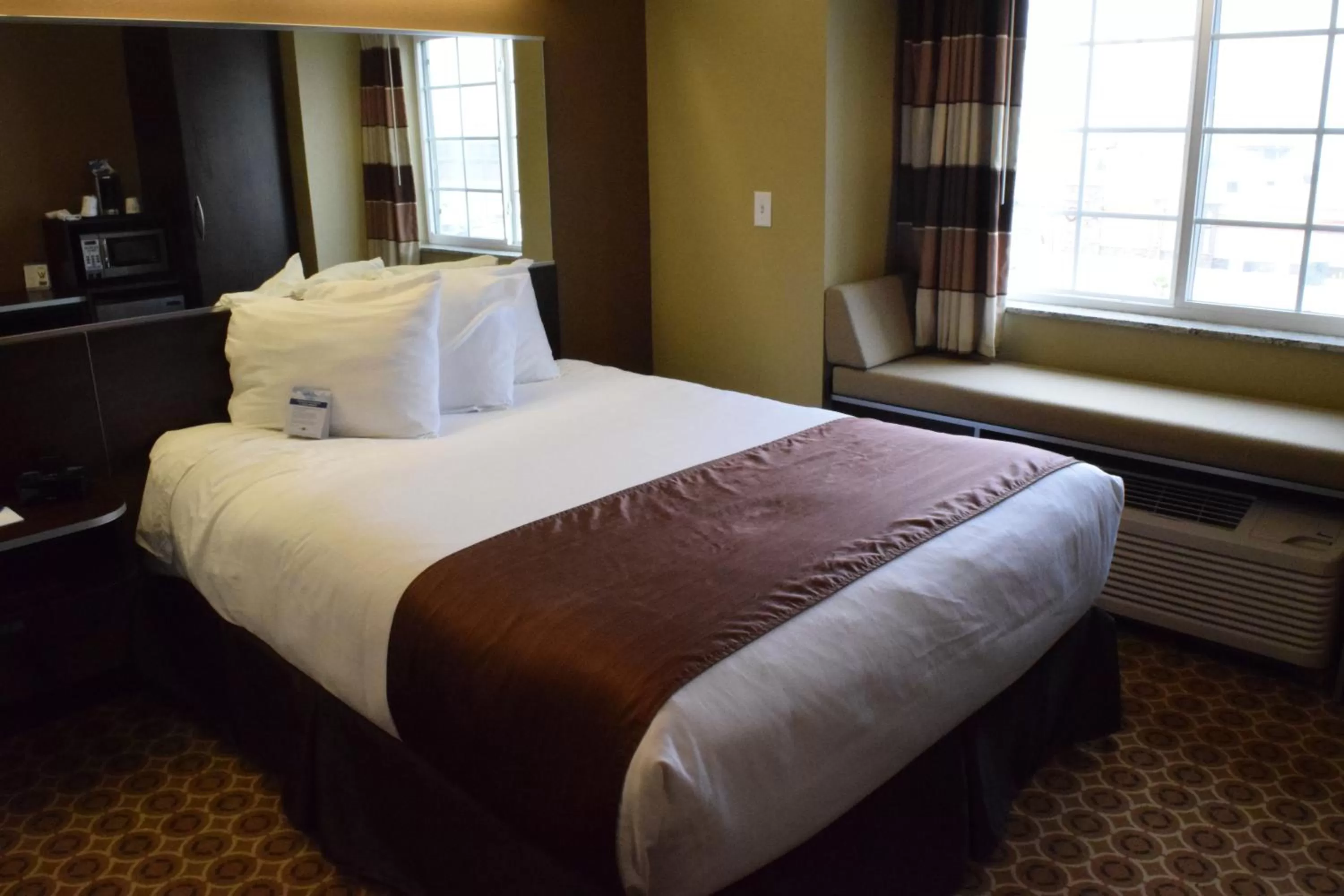 Day, Bed in Microtel Inn and Suites Pecos
