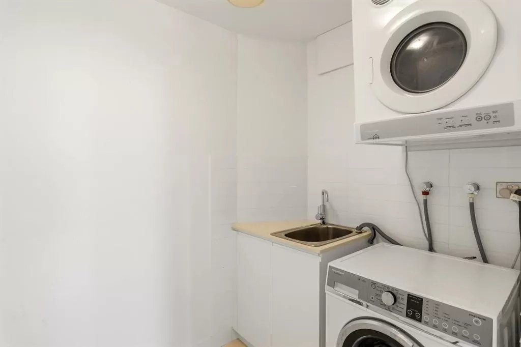 washing machine in Ambience on Burleigh Beach