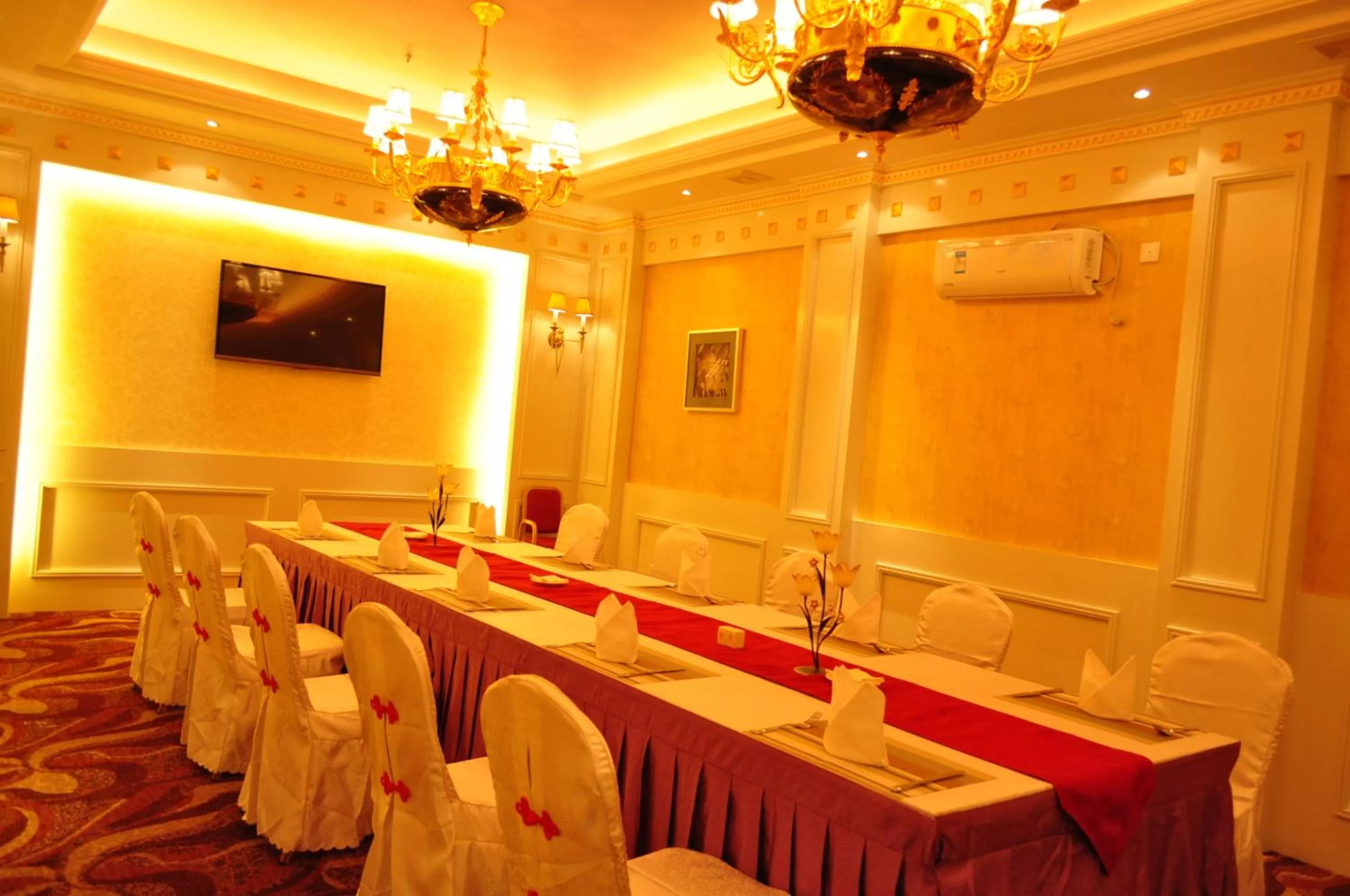 Restaurant/places to eat, Banquet Facilities in Sogecoa Golden Peacock