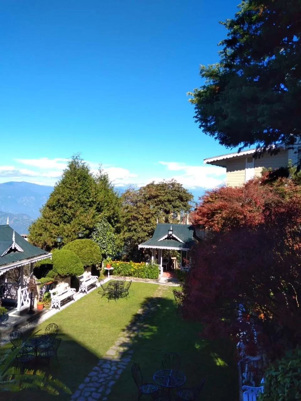 Garden view in Cedar Inn