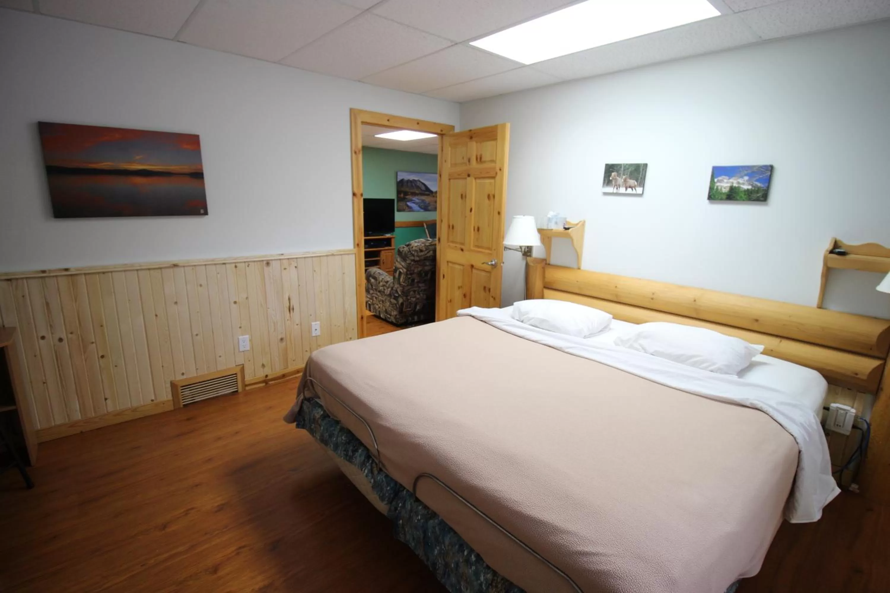 Bed in York Creek Bed & Breakfast