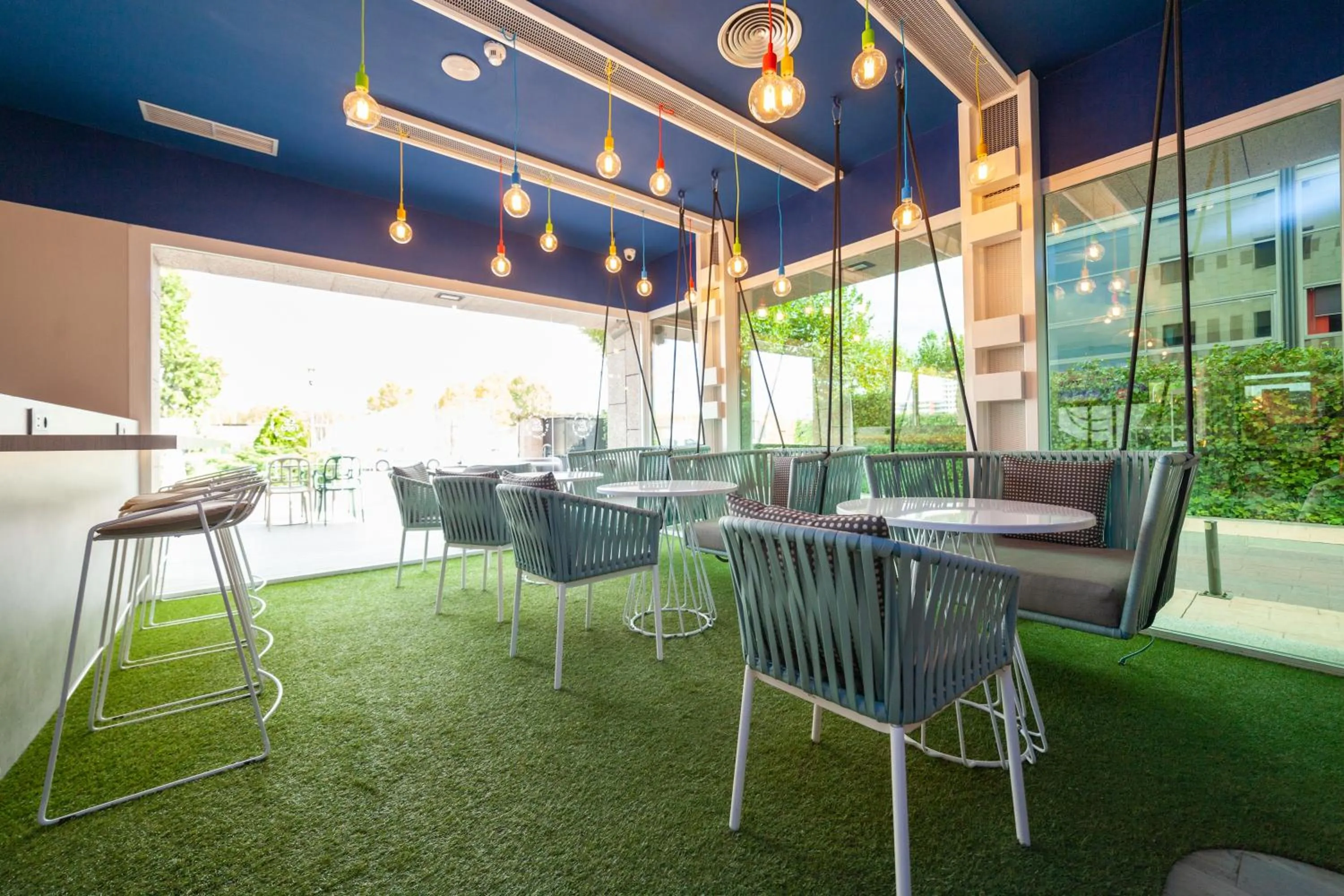 Lounge or bar in Ibis Alcala de Henares La Garena