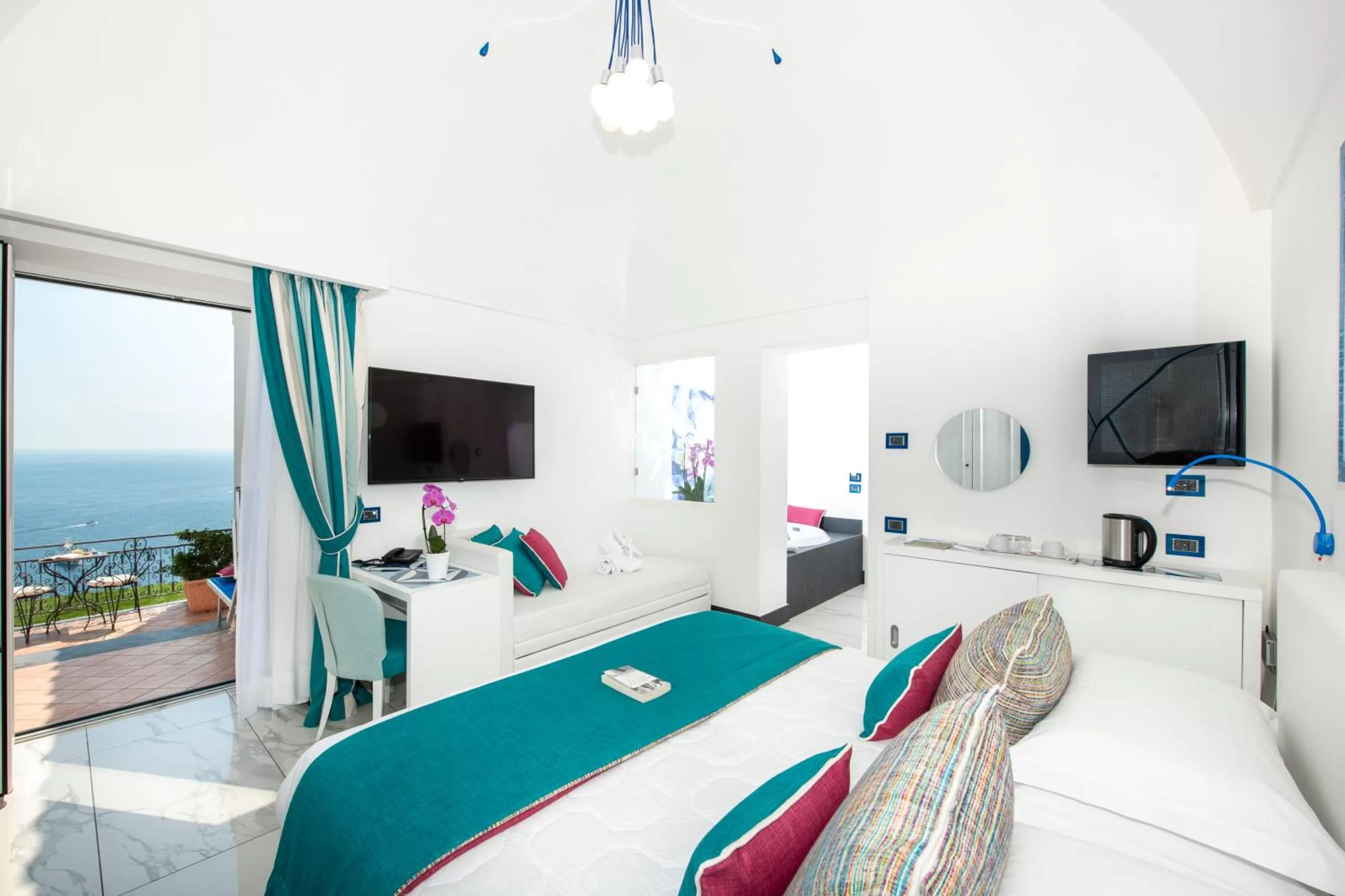 Photo of the whole room, Bed in Positano Art Hotel Pasitea