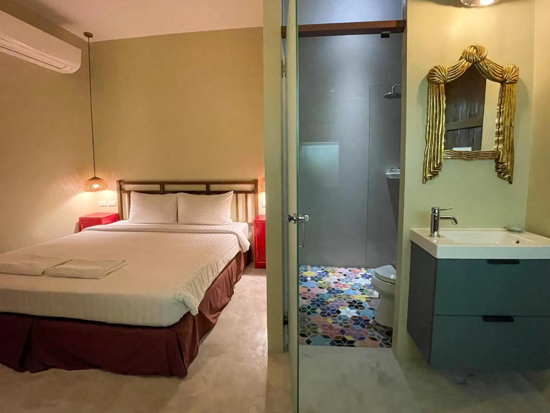 Bed in Villa Bangkok