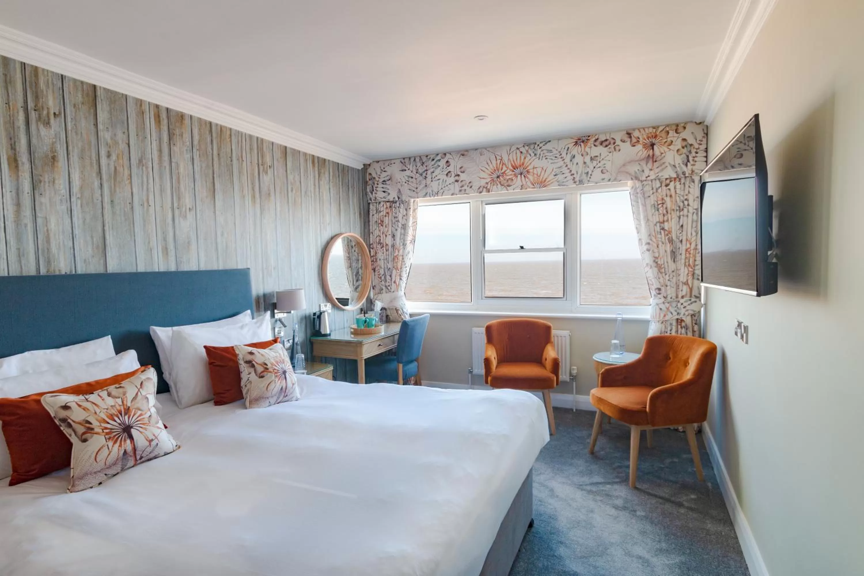 Photo of the whole room, Bed in The Brudenell