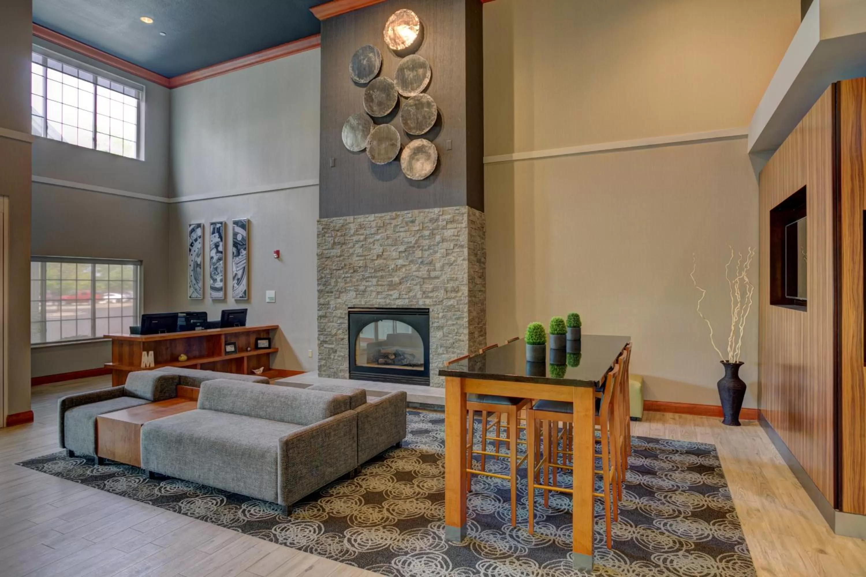 Property building in Holiday Inn Milwaukee Airport by IHG