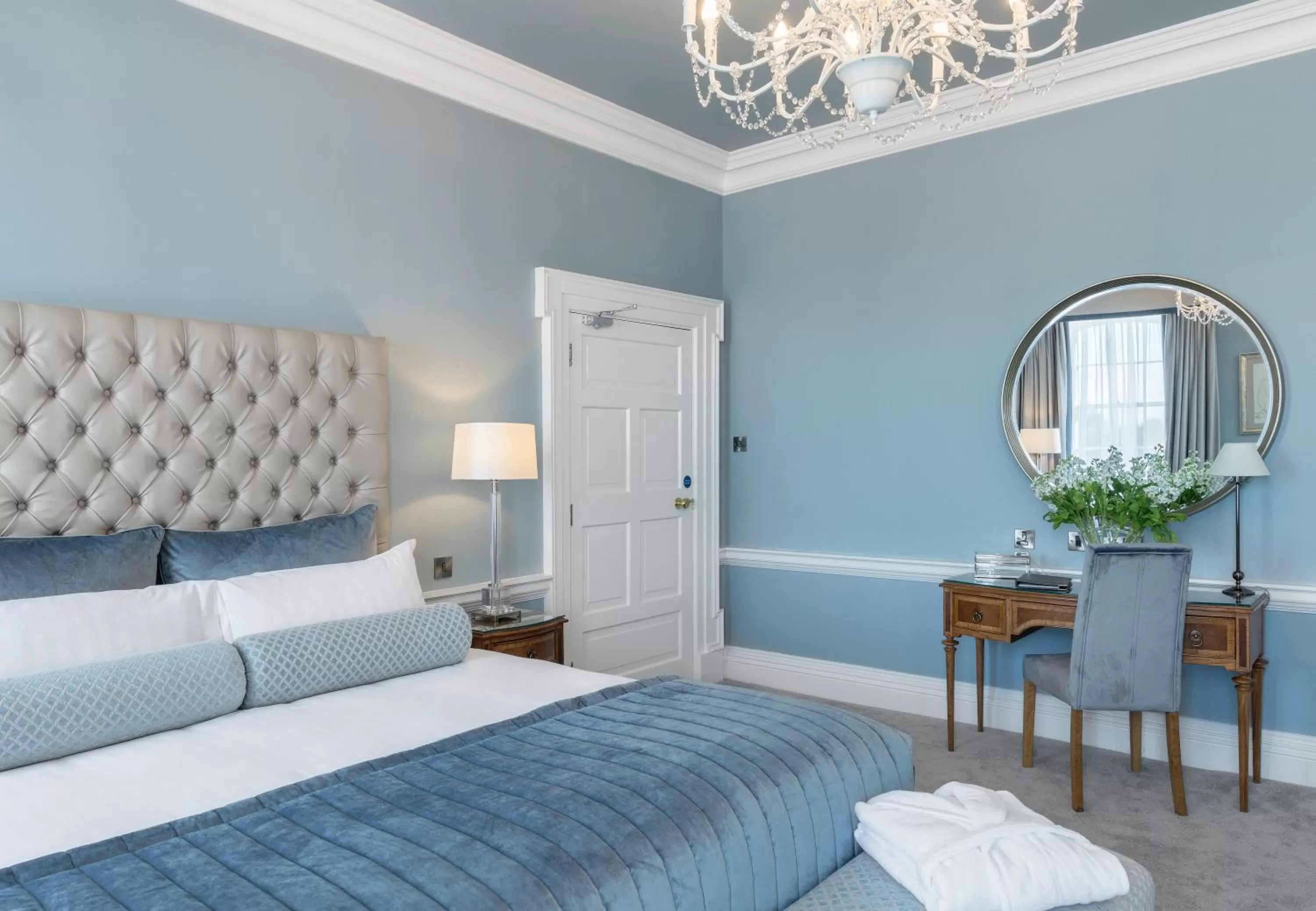 Bedroom, Bed in The Johnstown Estate