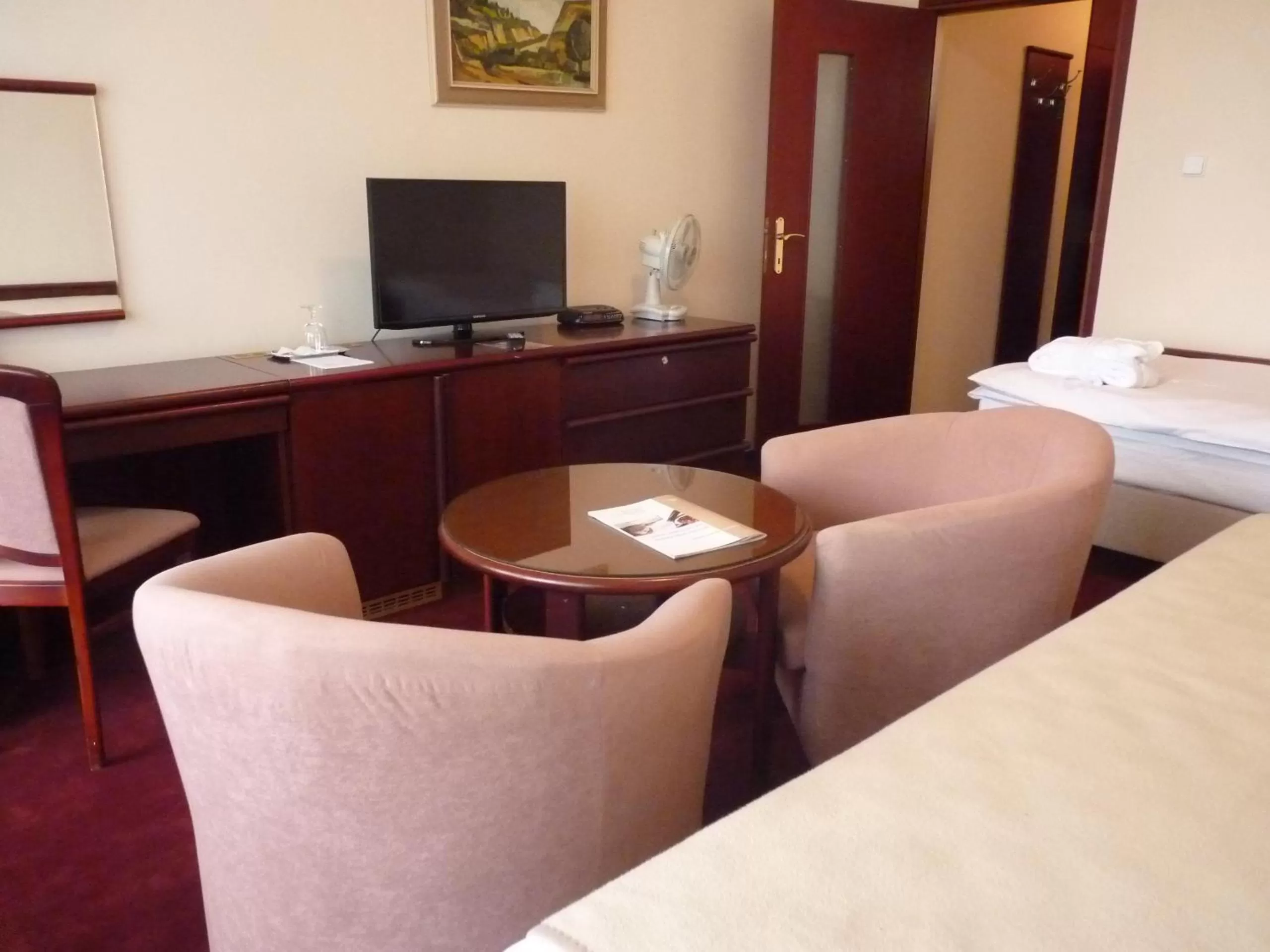 Bedroom, Bed in Ensana Esplanade