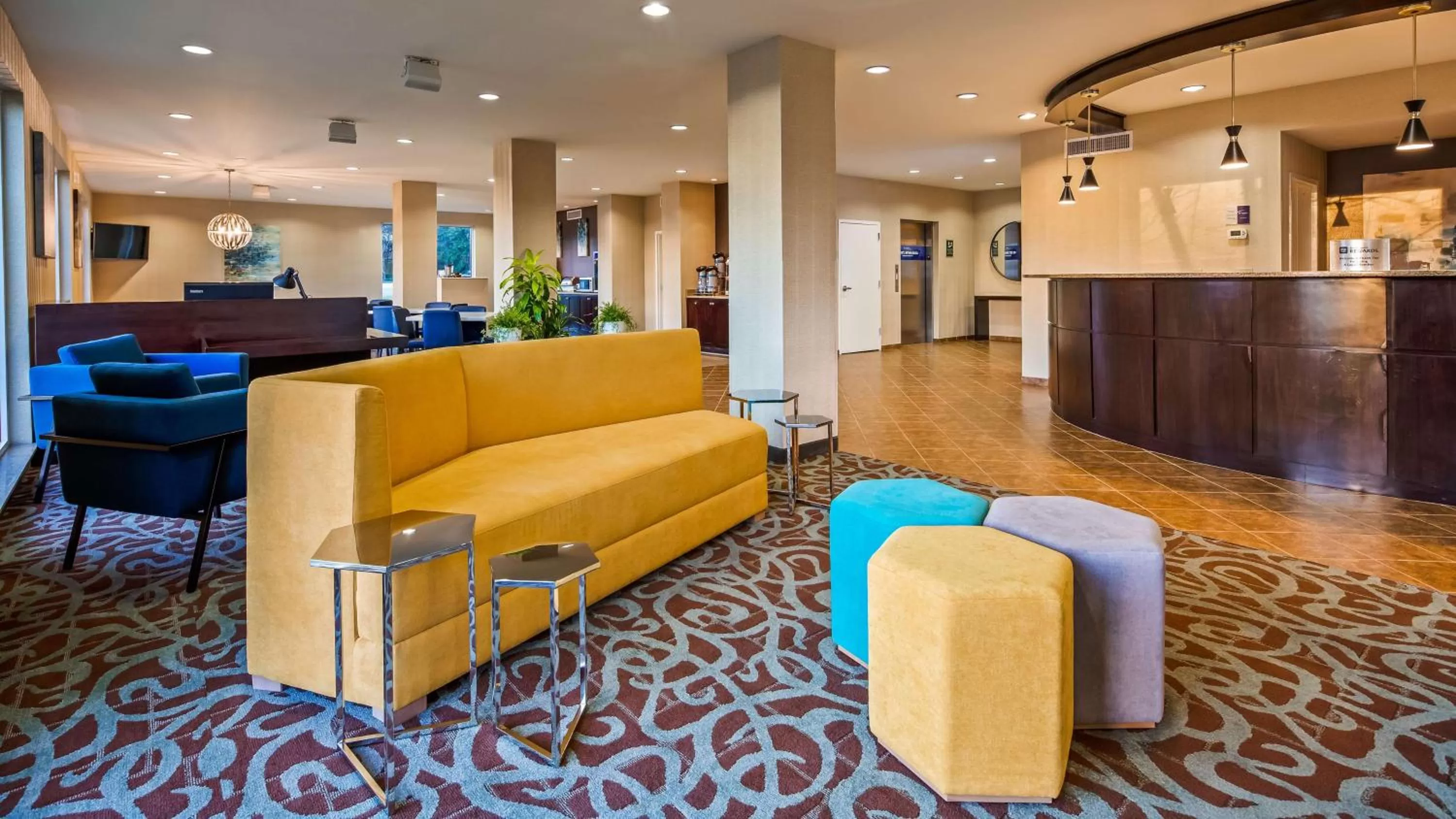 Lobby or reception in Best Western Dothan Inn & Suites