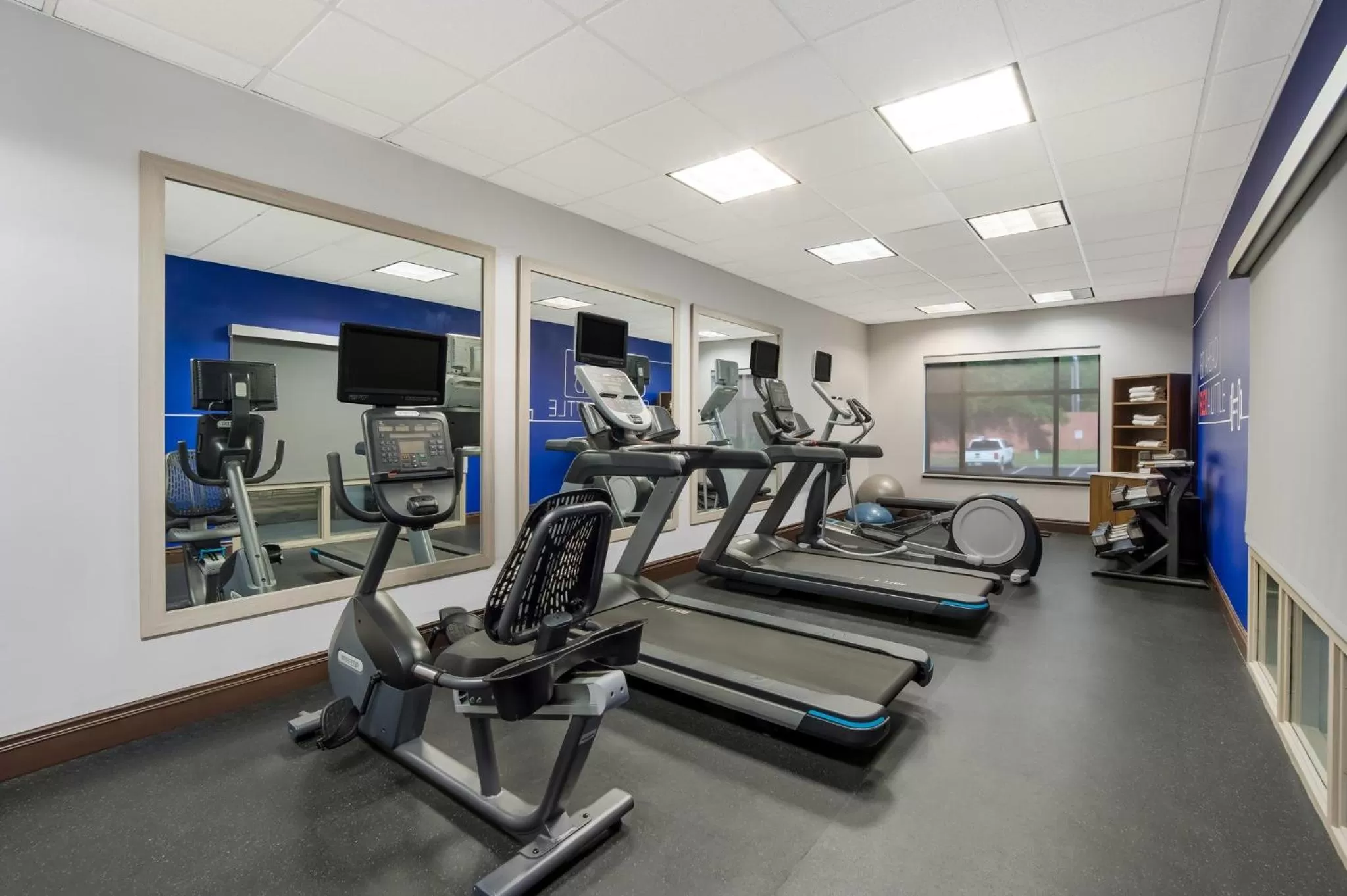 Fitness centre/facilities in Holiday Inn Express & Suites Lexington by IHG