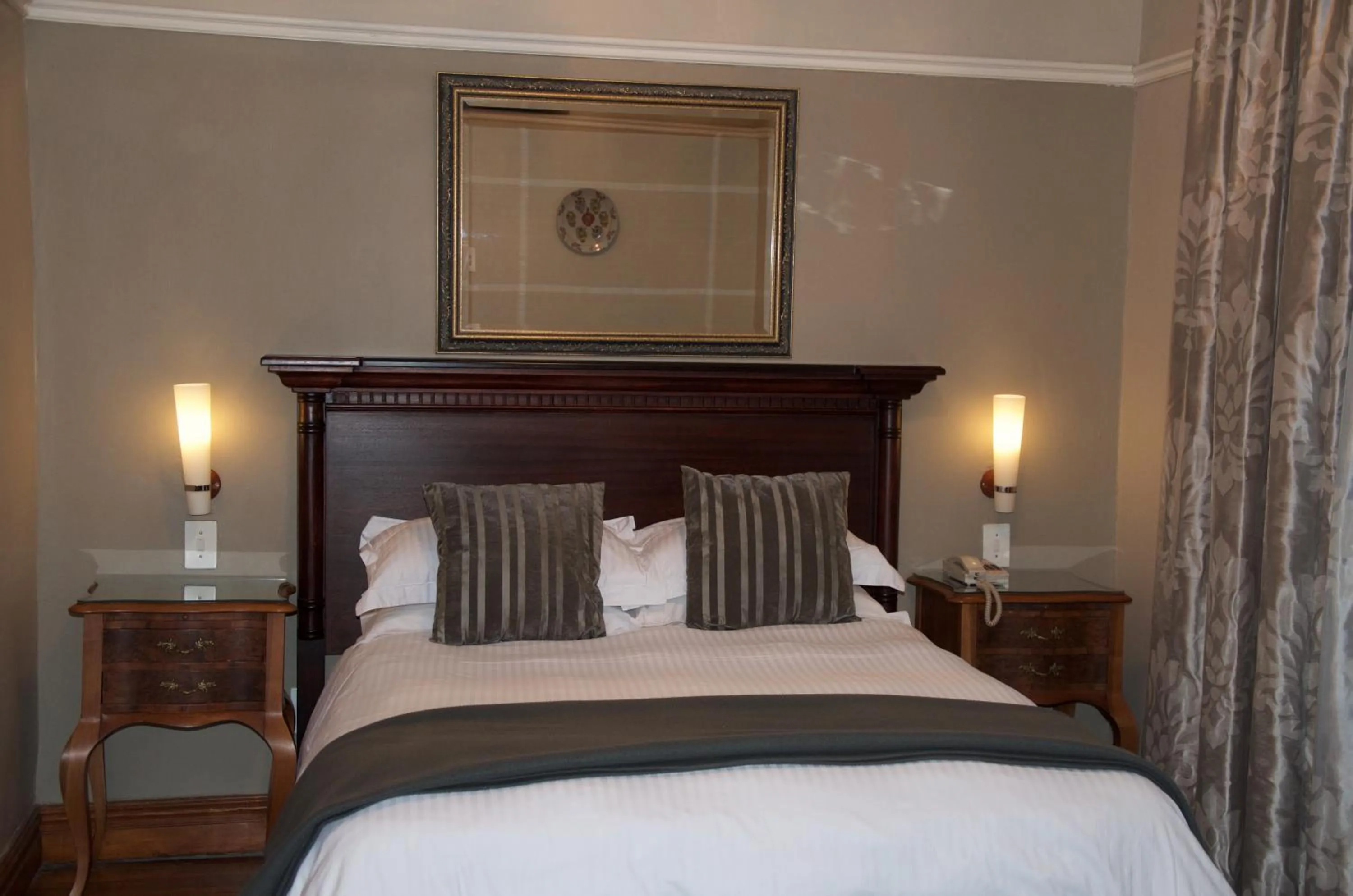 Bedroom, Bed in Lemoenkloof Boutique Hotel