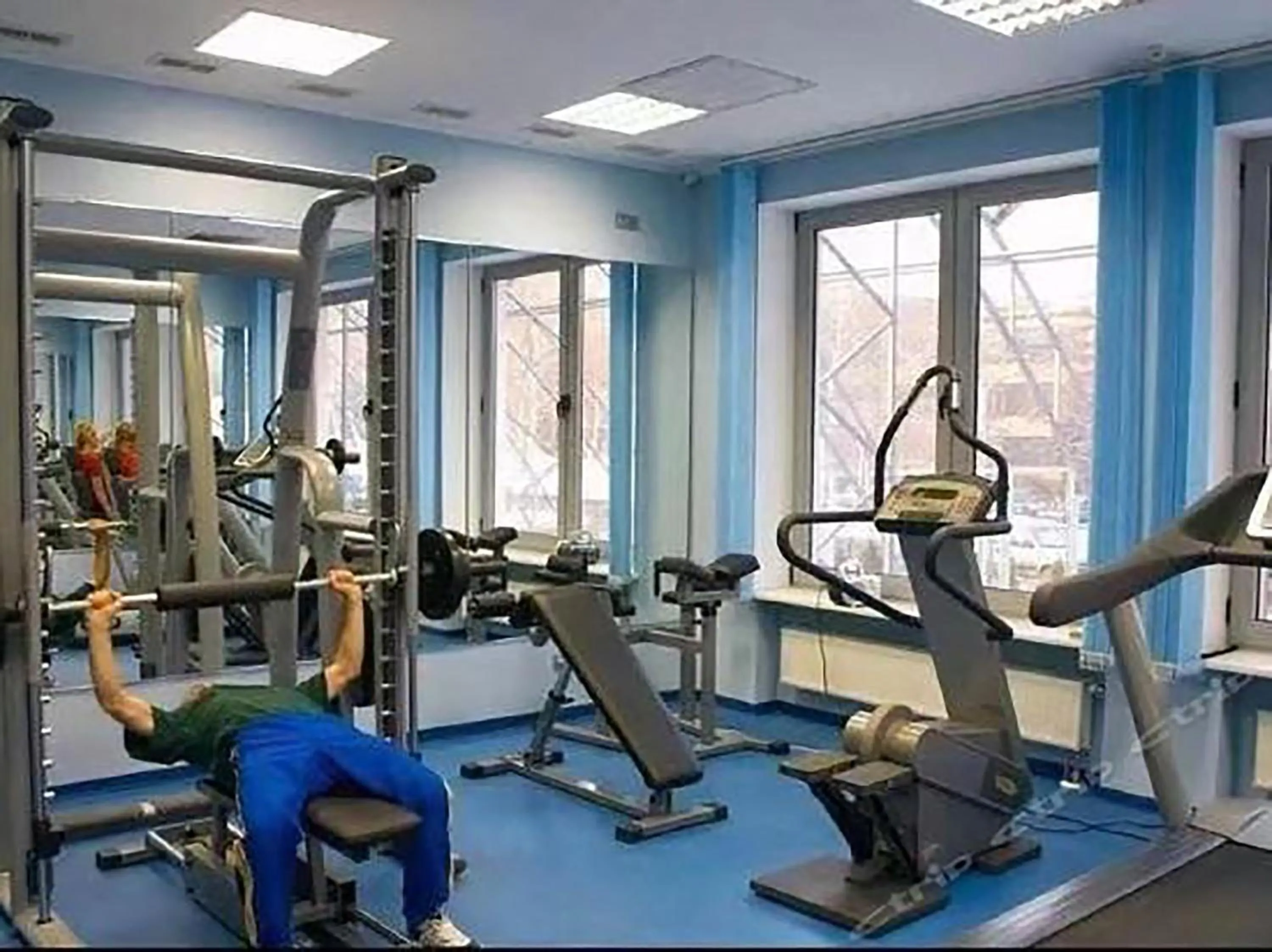 Fitness centre/facilities in Holiday Inn Express - Wuhan Optical Valley by IHG