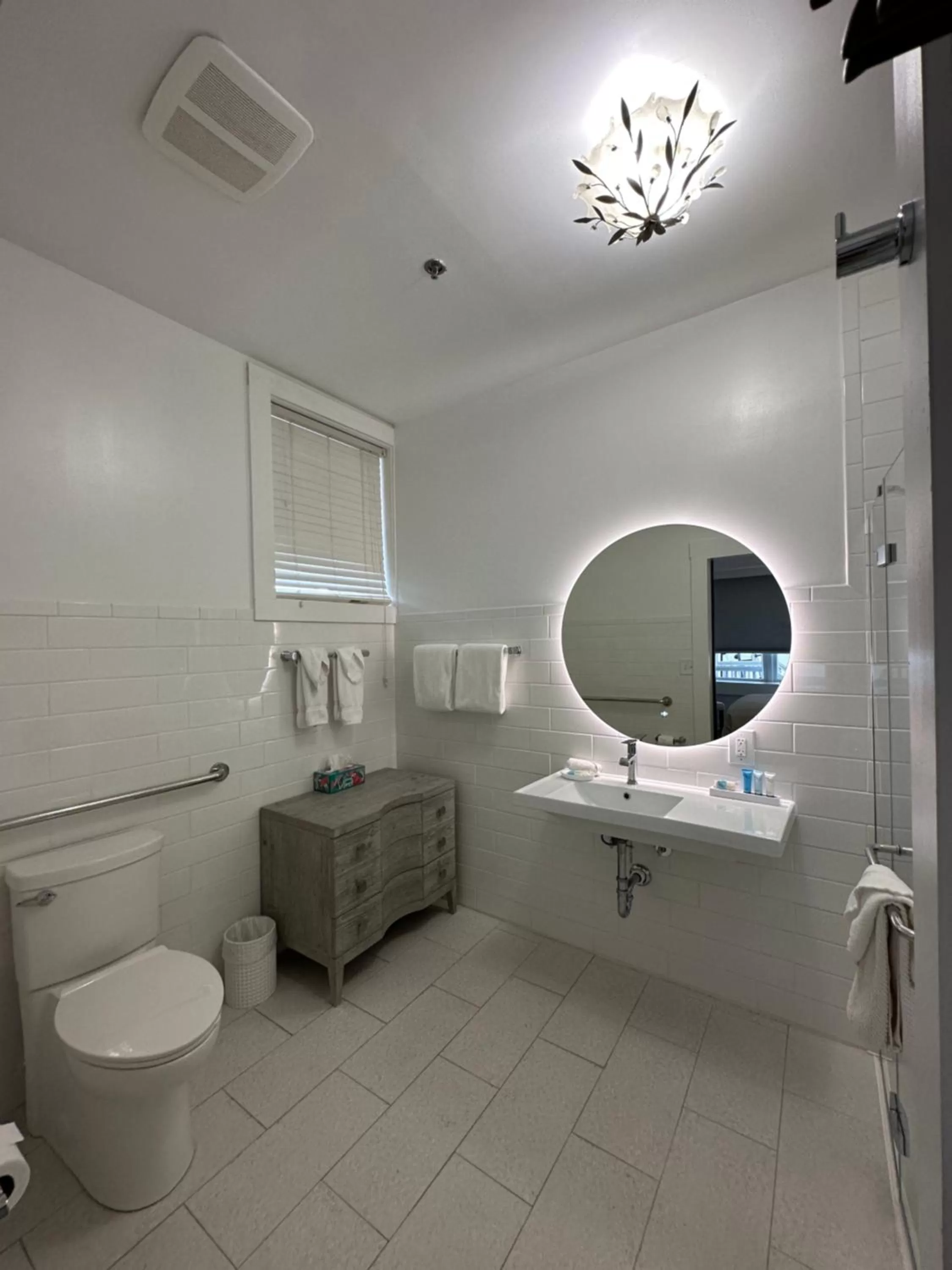 Shower in Elaine's Cape May Boutique Hotel