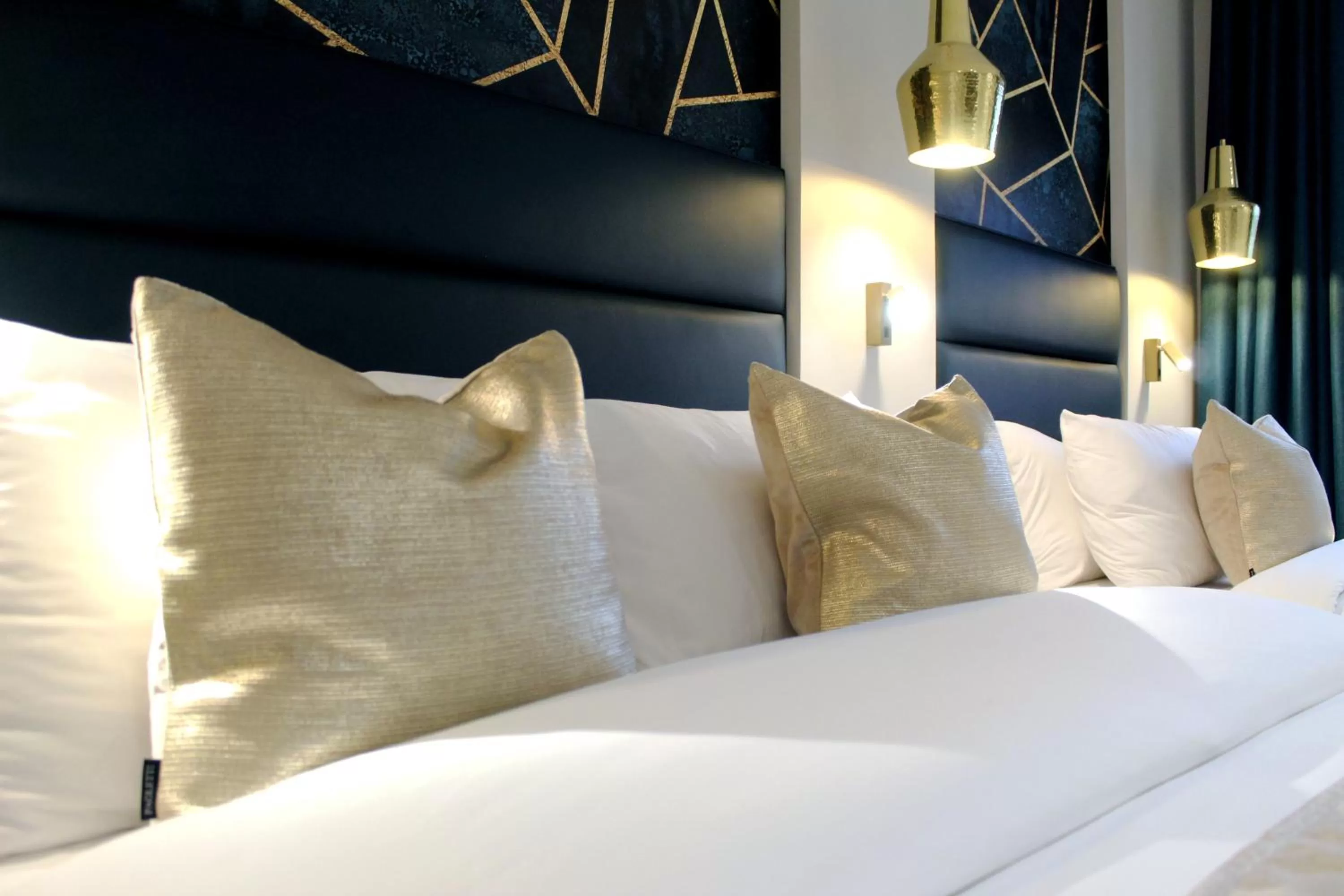 Bedroom, Bed in NOX Waterloo