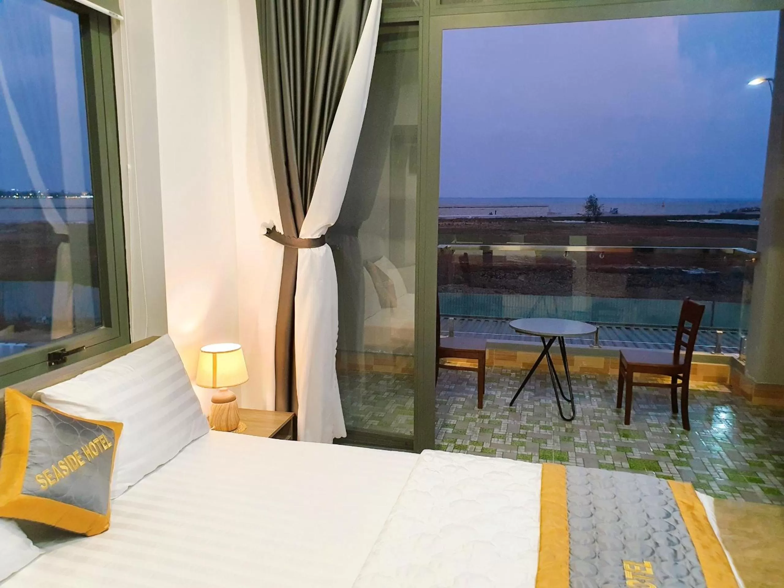 Balcony/Terrace, Bed in Seaside Hotel - Rach Gia