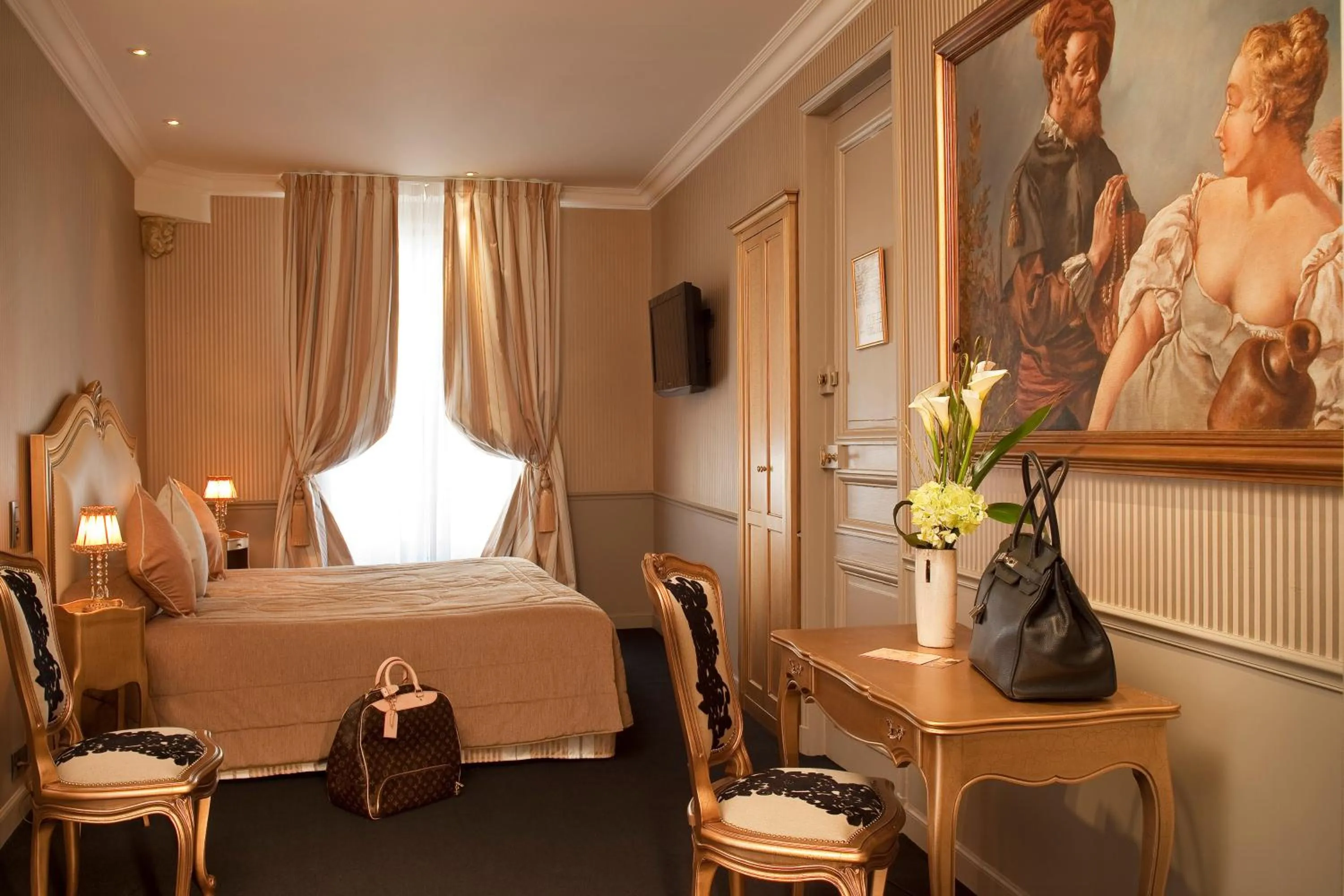 Photo of the whole room, Bed in Hotel & Spa Saint-Jacques