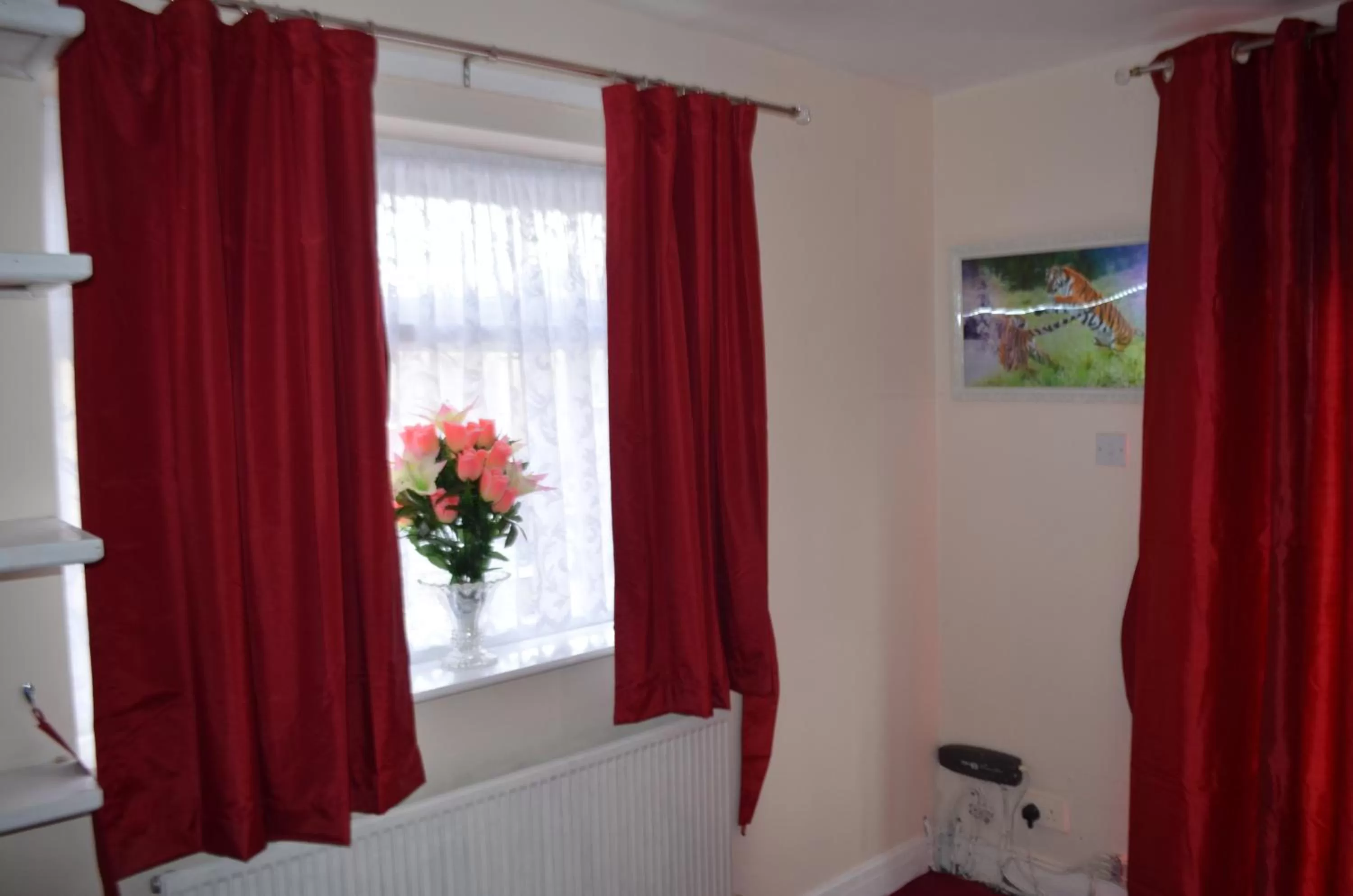 Bedroom in Lyndhurst Hotel