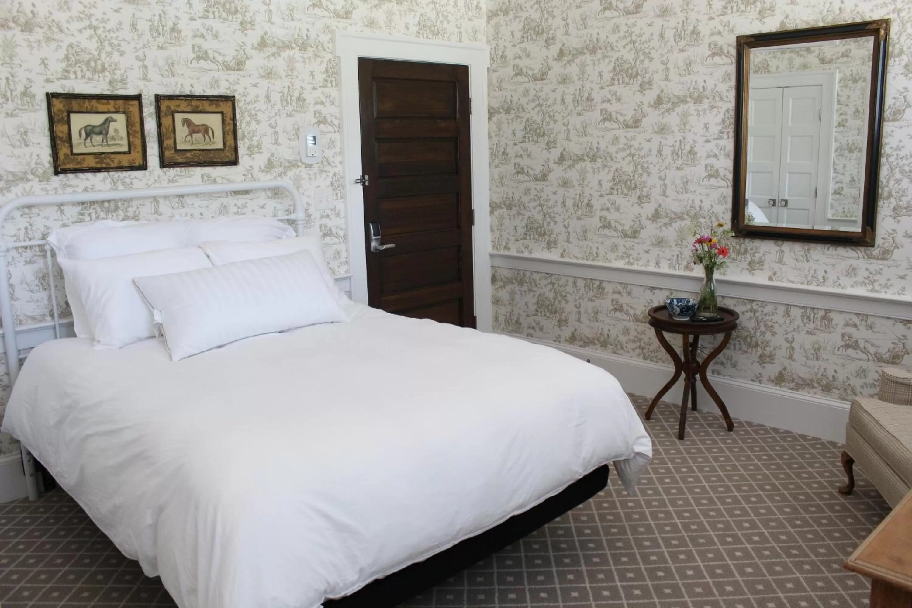 Deluxe Queen Room in Mary's Land Farm