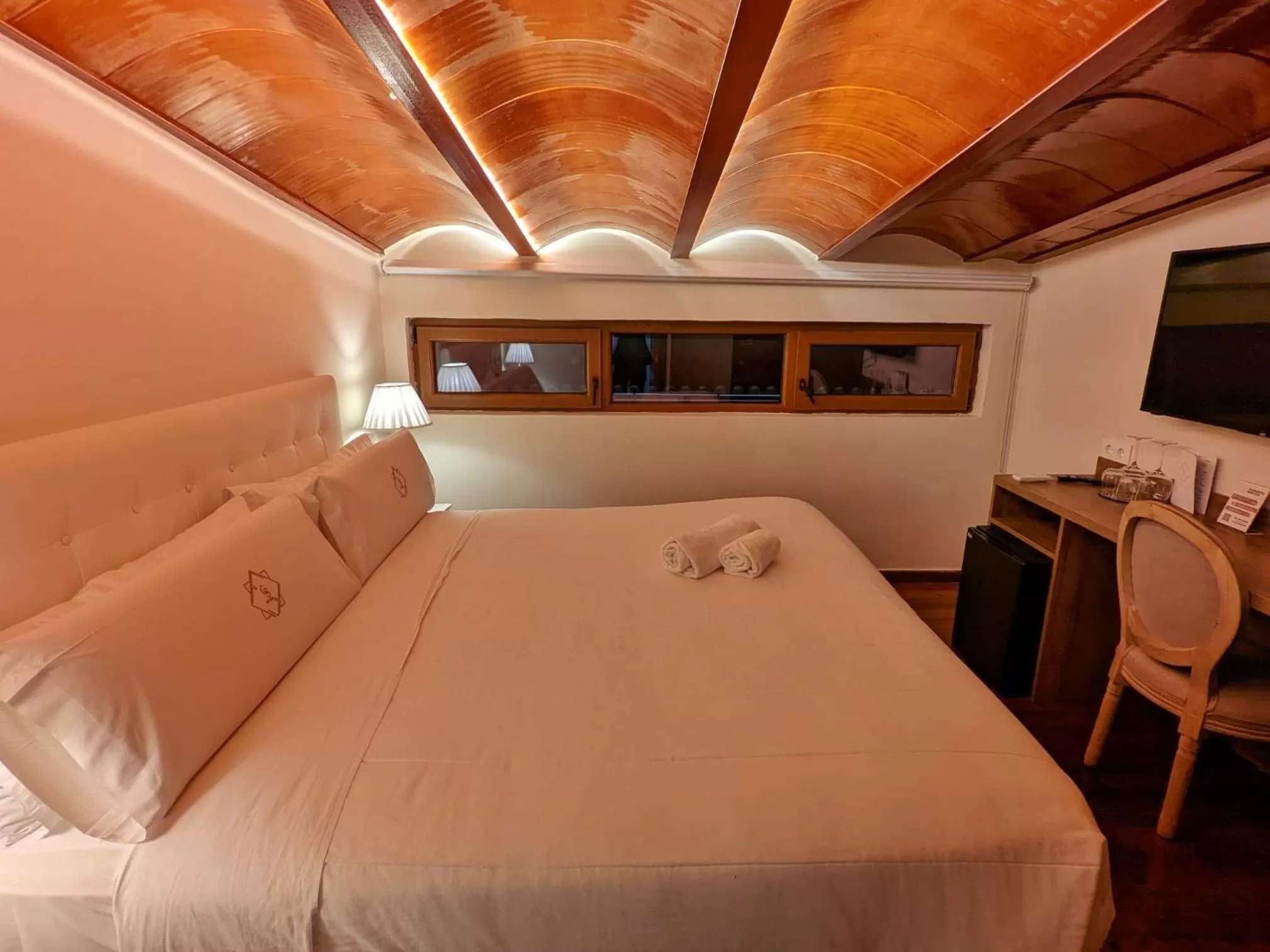 Decorative detail, Bed in Catalina Suites