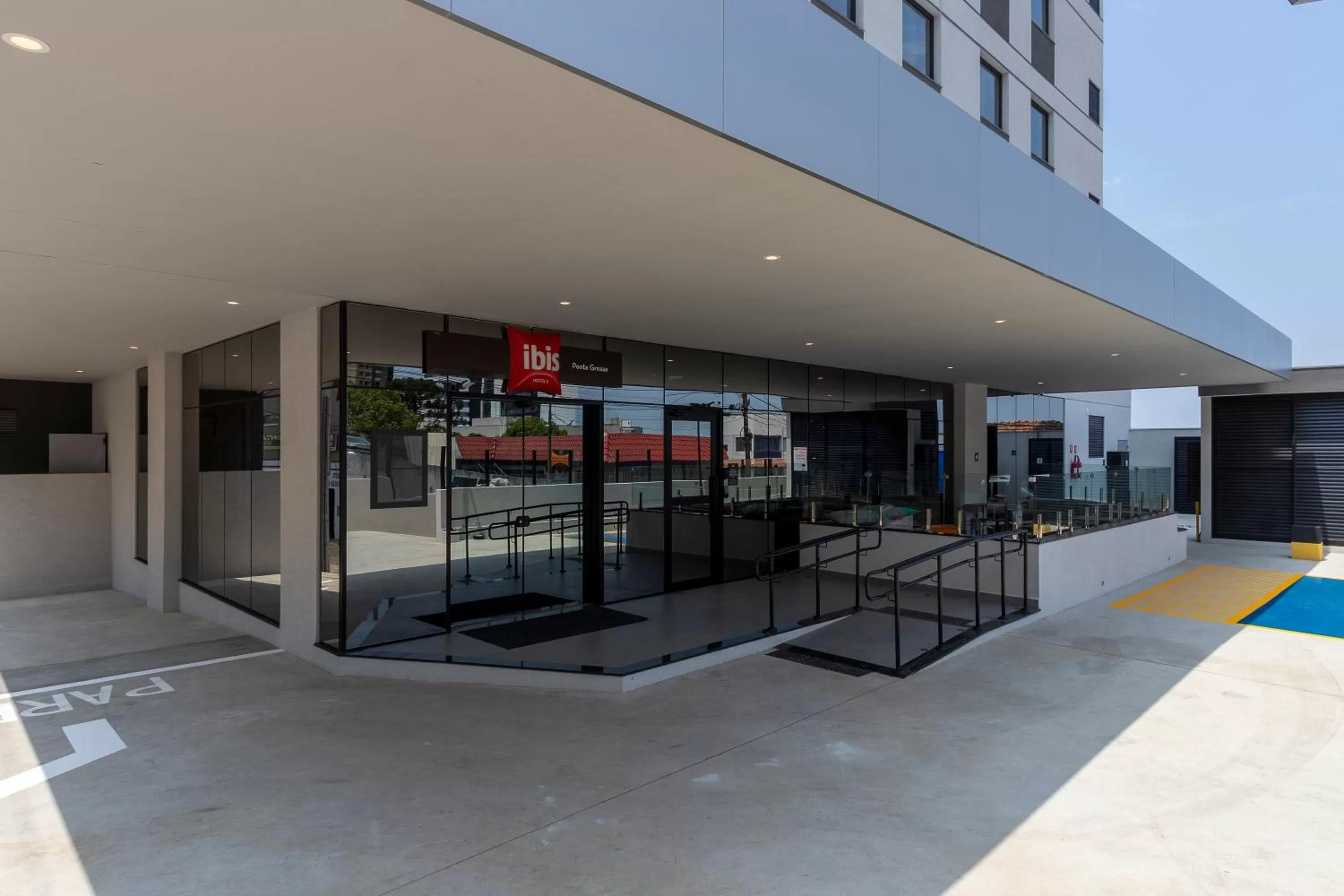 Facade/entrance in ibis Ponta Grossa