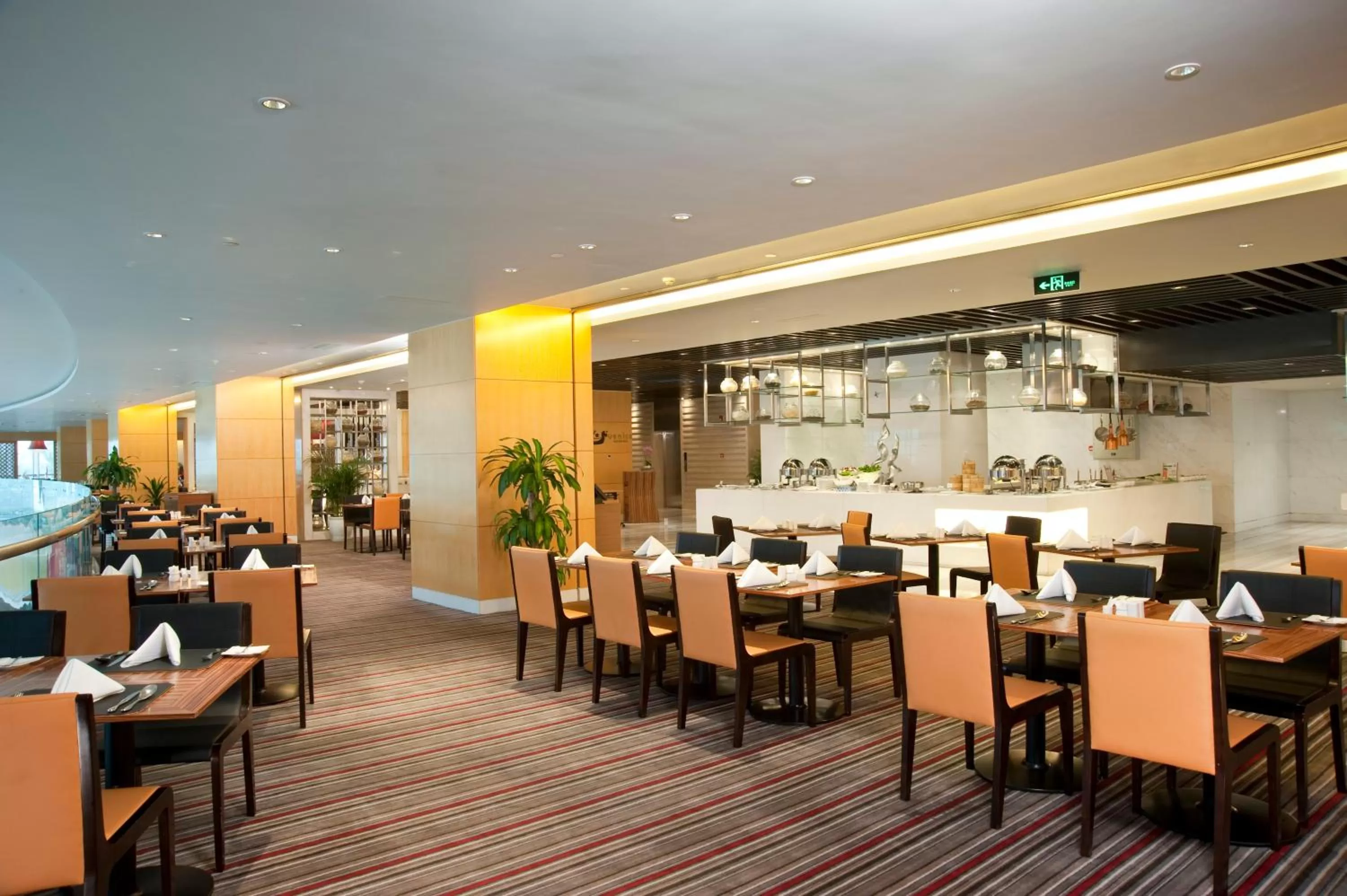 Restaurant/places to eat in Holiday Inn Tianjin Riverside by IHG