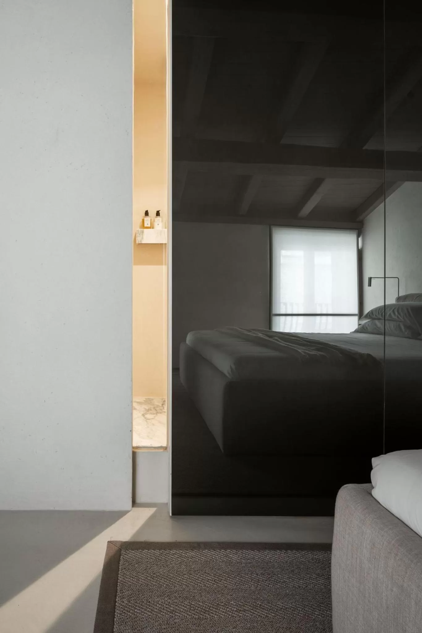 Photo of the whole room, Bed in Hotel Scenario