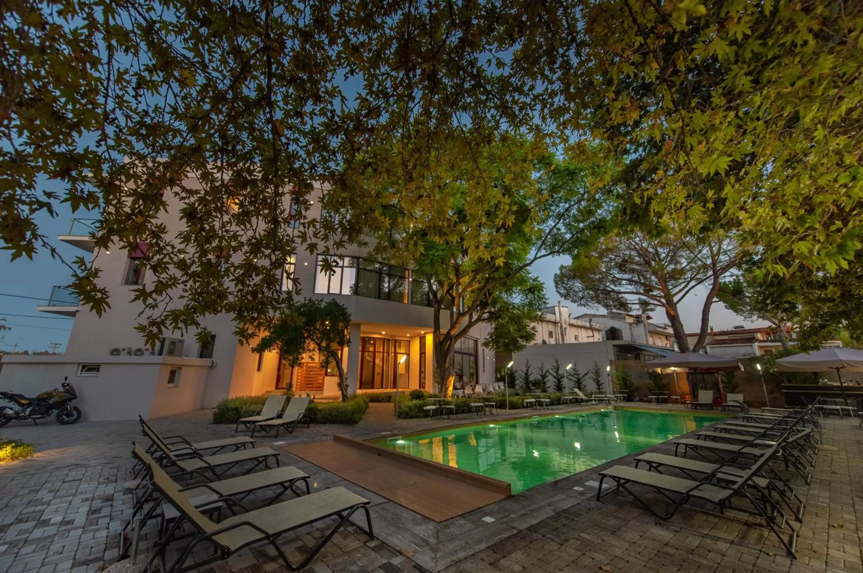 Avra Nafpliou Avra Nafpliou