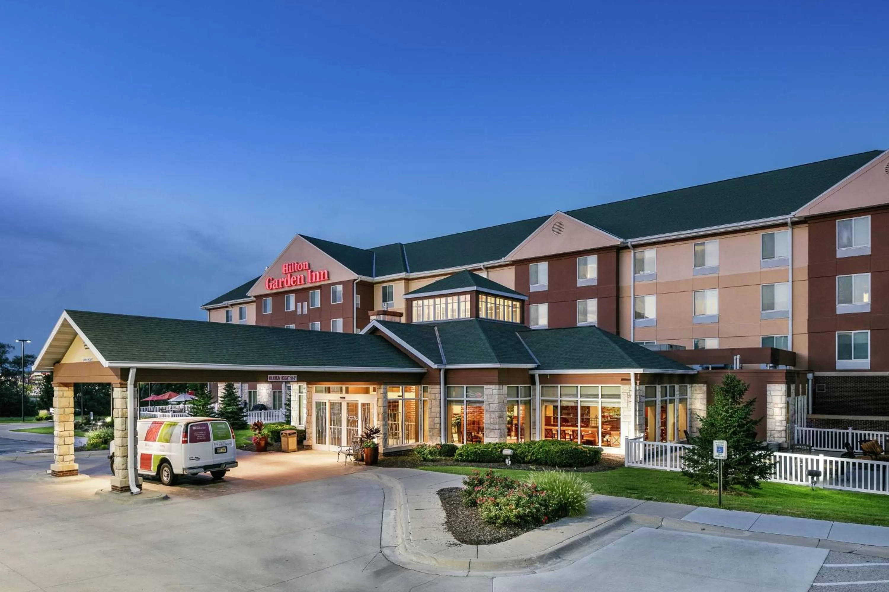 Property building in Hilton Garden Inn Omaha West